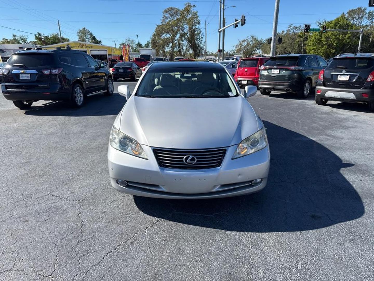 2007 SILVER LEXUS ES 350 (JTHBJ46G272) with an 3.5L engine, Automatic transmission, located at 2929 9th St. West, Bradenton, 34205, (941) 242-2810, 27.473591, -82.570679 - Photo#3