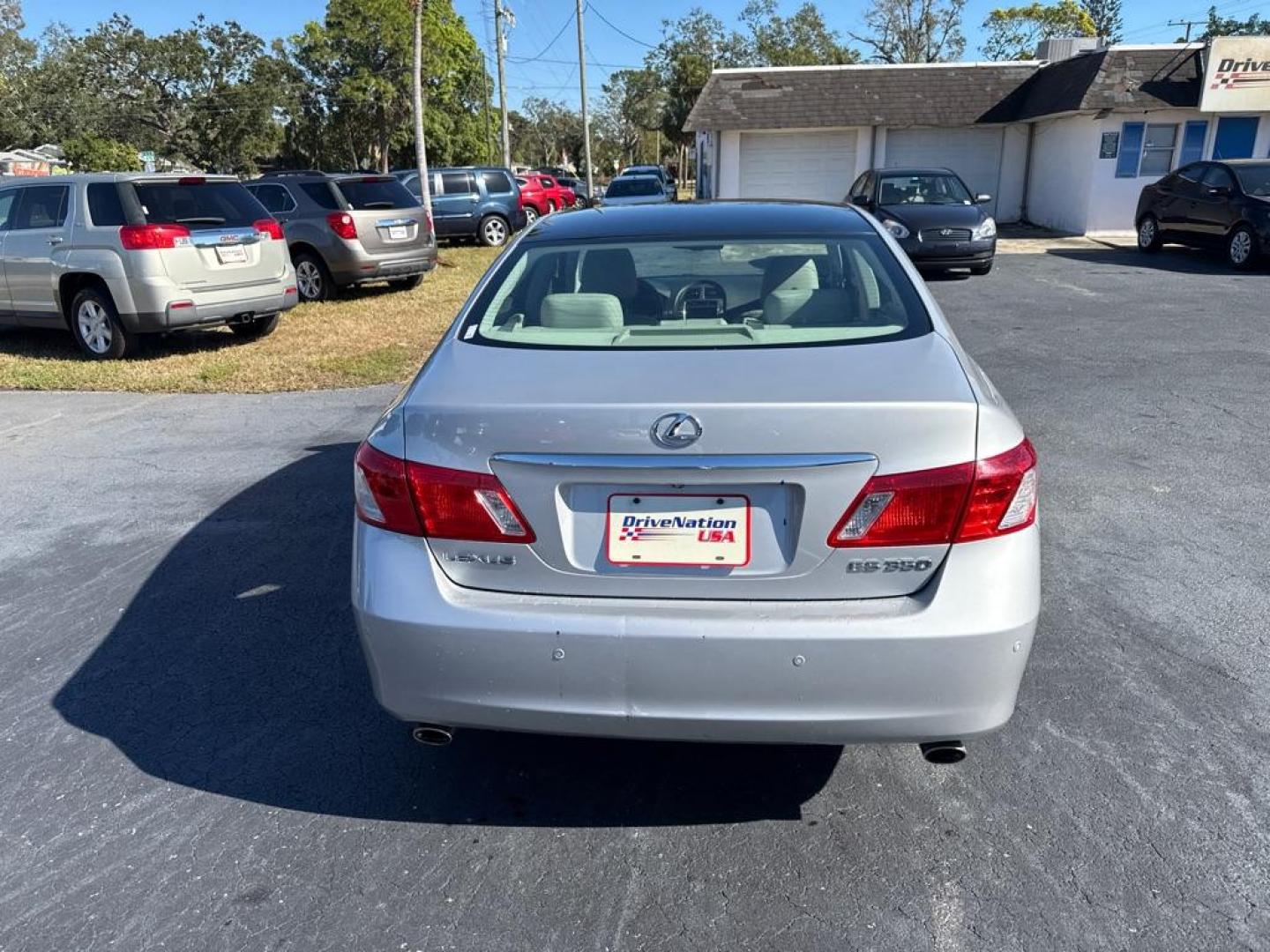 2007 SILVER LEXUS ES 350 (JTHBJ46G272) with an 3.5L engine, Automatic transmission, located at 2929 9th St. West, Bradenton, 34205, (941) 242-2810, 27.473591, -82.570679 - Photo#6