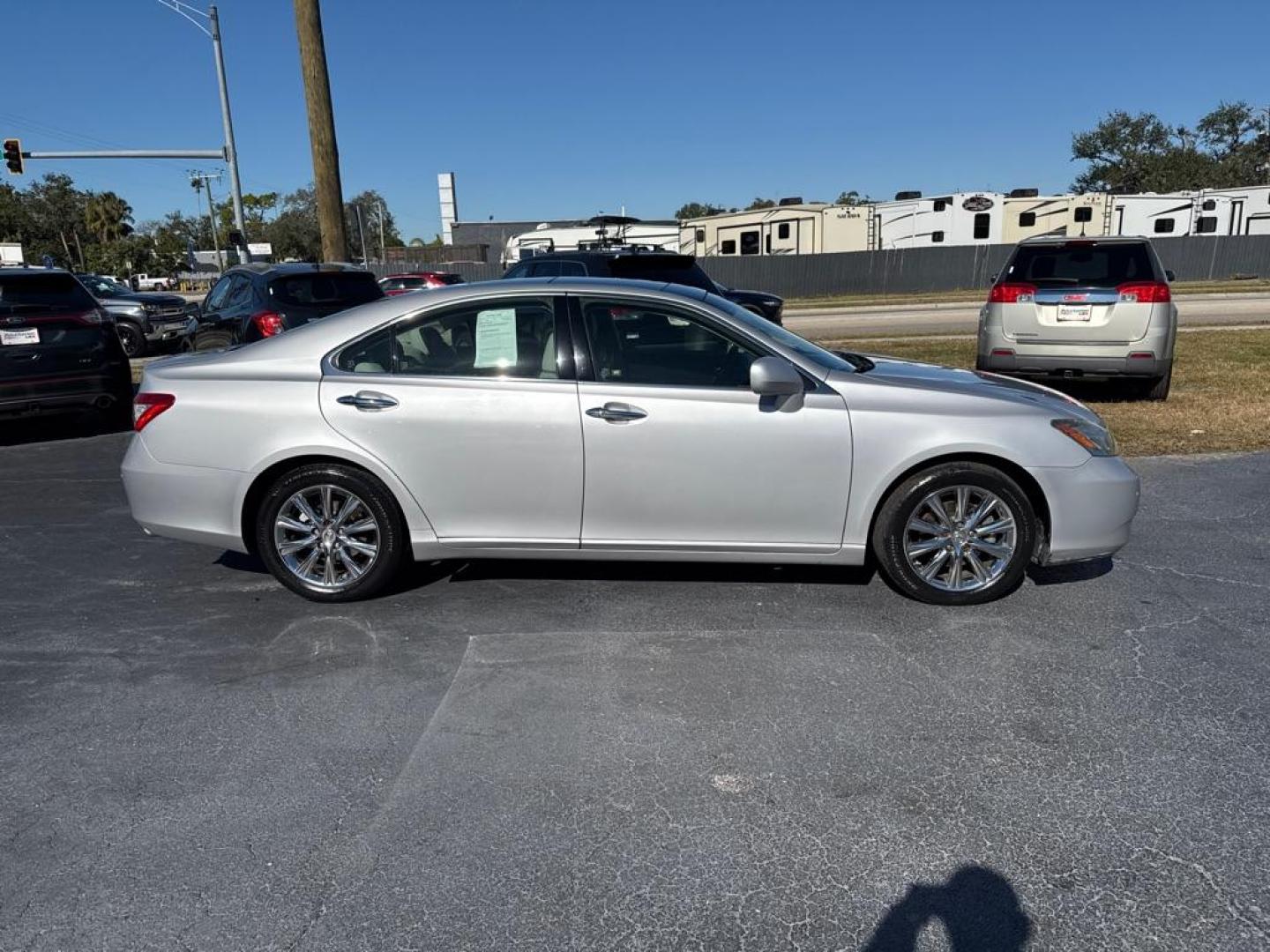 2007 SILVER LEXUS ES 350 (JTHBJ46G272) with an 3.5L engine, Automatic transmission, located at 2929 9th St. West, Bradenton, 34205, (941) 242-2810, 27.473591, -82.570679 - Photo#8