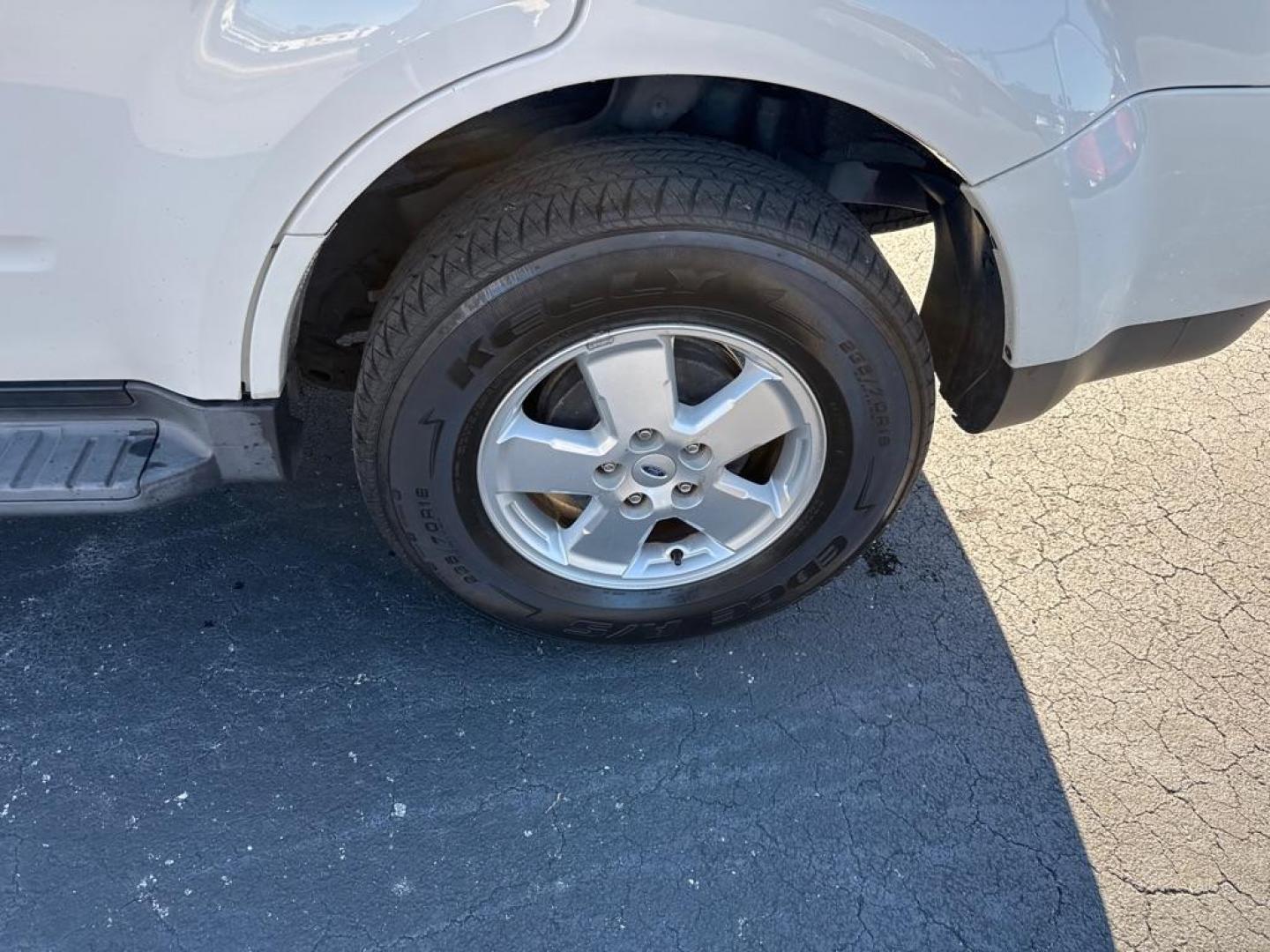 2011 WHITE FORD ESCAPE XLT (1FMCU0D74BK) with an 2.5L engine, Automatic transmission, located at 2929 9th St. West, Bradenton, 34205, (941) 242-2810, 27.473591, -82.570679 - Thanks for inquring into DriveNation USA! All vehicles listed can be viewed at www.drivenationusa.com for vehicle history reports and additonal info. We cannot quote any terms such as down payments or monthly payments without an application. You can apply directly at www.drivenationusa.com or by con - Photo#9