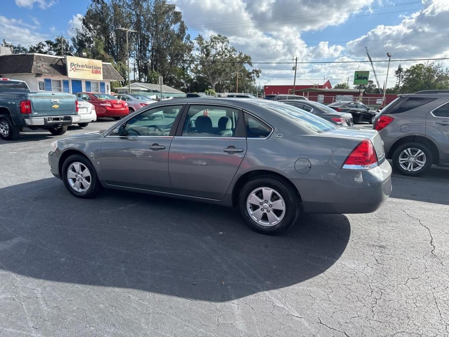 2008 GRAY CHEVROLET IMPALA LT (2G1WT55K781) with an 3.5L engine, Automatic transmission, located at 2929 9th St. West, Bradenton, 34205, (941) 242-2810, 27.473591, -82.570679 - Thanks for inquring into DriveNation USA! All vehicles listed can be viewed at www.drivenationusa.com for vehicle history reports and additonal info. We cannot quote any terms such as down payments or monthly payments without an application. You can apply directly at www.drivenationusa.com or by con - Photo#4