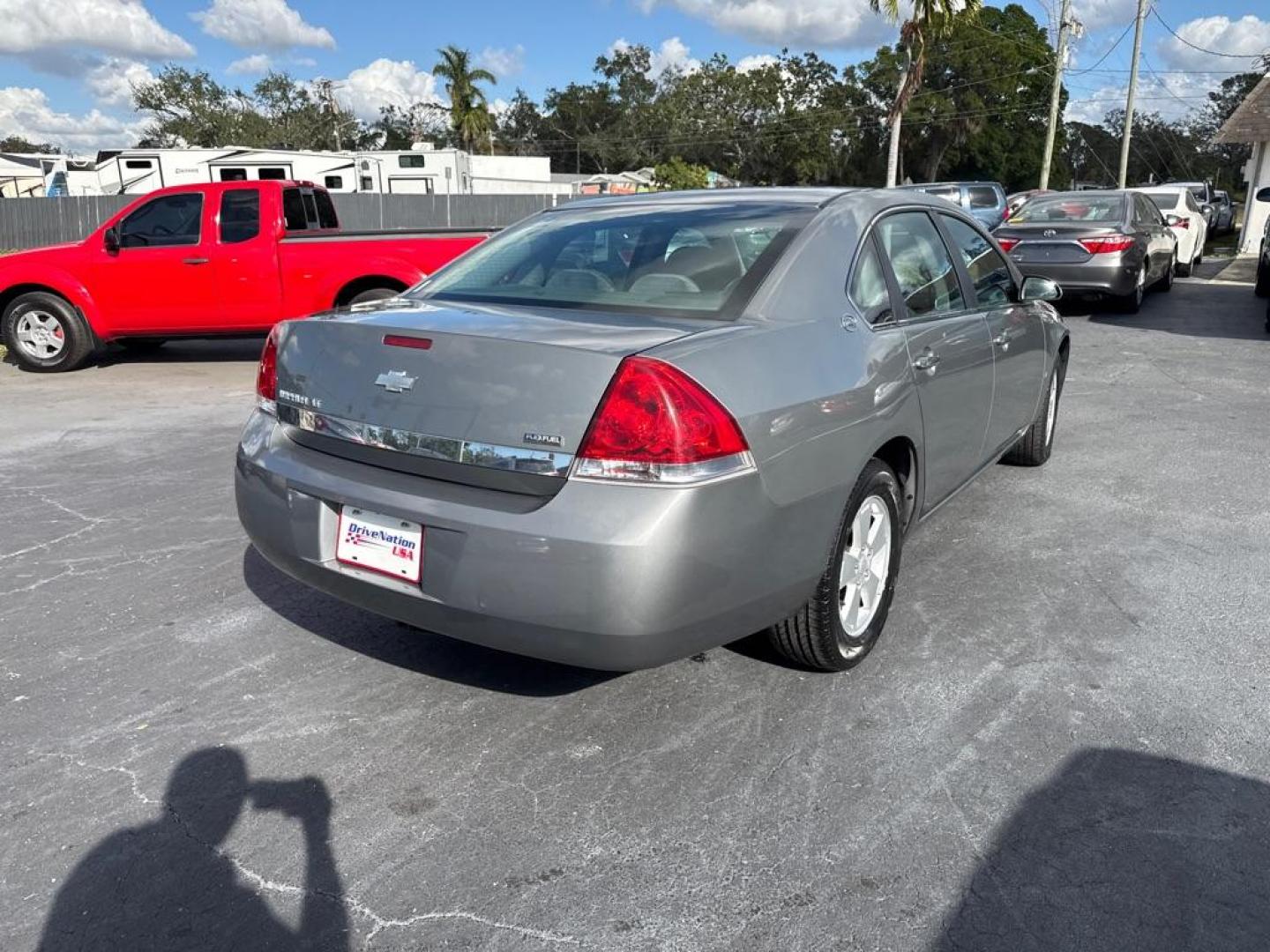 2008 GRAY CHEVROLET IMPALA LT (2G1WT55K781) with an 3.5L engine, Automatic transmission, located at 2929 9th St. West, Bradenton, 34205, (941) 242-2810, 27.473591, -82.570679 - Thanks for inquring into DriveNation USA! All vehicles listed can be viewed at www.drivenationusa.com for vehicle history reports and additonal info. We cannot quote any terms such as down payments or monthly payments without an application. You can apply directly at www.drivenationusa.com or by con - Photo#5