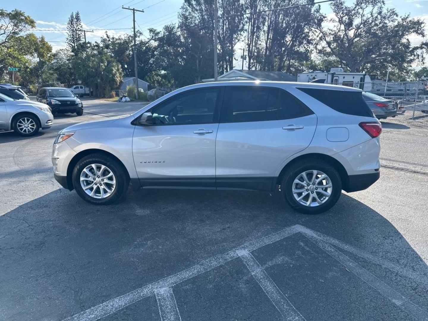 2019 SILVER CHEVROLET EQUINOX LS (2GNAXHEV5K6) with an 1.5L engine, Automatic transmission, located at 2929 9th St. West, Bradenton, 34205, (941) 242-2810, 27.473591, -82.570679 - Photo#4