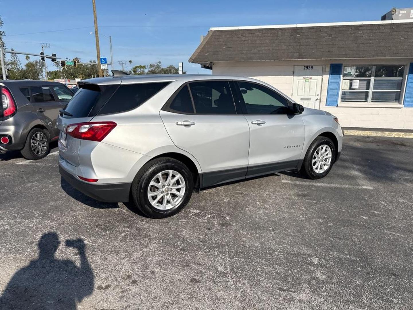 2019 SILVER CHEVROLET EQUINOX LS (2GNAXHEV5K6) with an 1.5L engine, Automatic transmission, located at 2929 9th St. West, Bradenton, 34205, (941) 242-2810, 27.473591, -82.570679 - Photo#7