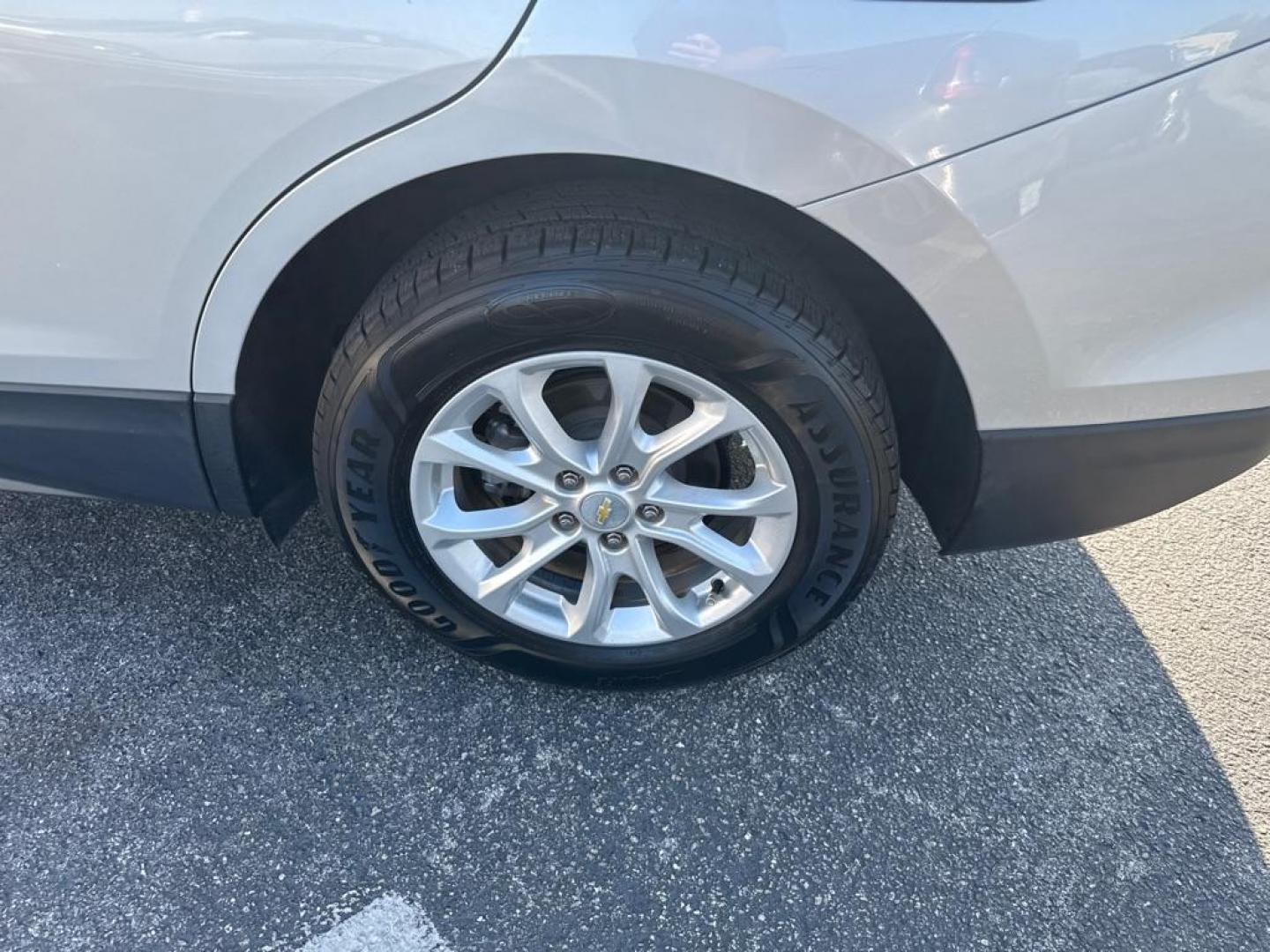 2019 SILVER CHEVROLET EQUINOX LS (2GNAXHEV5K6) with an 1.5L engine, Automatic transmission, located at 2929 9th St. West, Bradenton, 34205, (941) 242-2810, 27.473591, -82.570679 - Photo#8