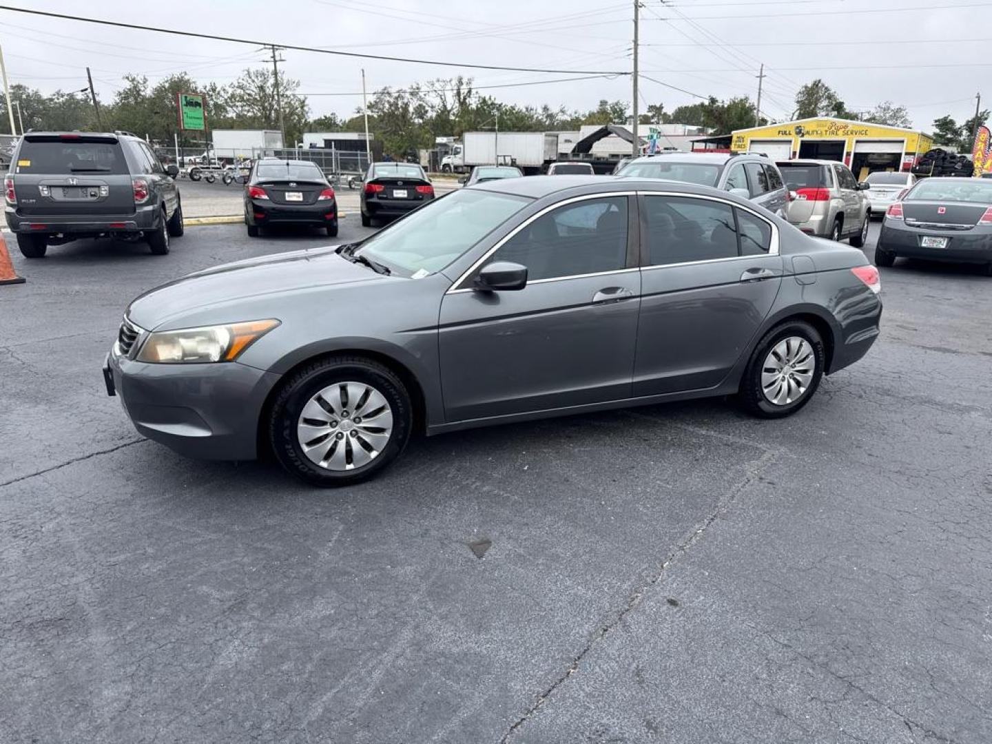 2009 GRAY HONDA ACCORD LX (1HGCP26349A) with an 2.4L engine, Automatic transmission, located at 2929 9th St. West, Bradenton, 34205, (941) 242-2810, 27.473591, -82.570679 - Thanks for inquring into DriveNation USA! All vehicles listed can be viewed at www.drivenationusa.com for vehicle history reports and additonal info. We cannot quote any terms such as down payments or monthly payments without an application. You can apply directly at www.drivenationusa.com or by con - Photo#4