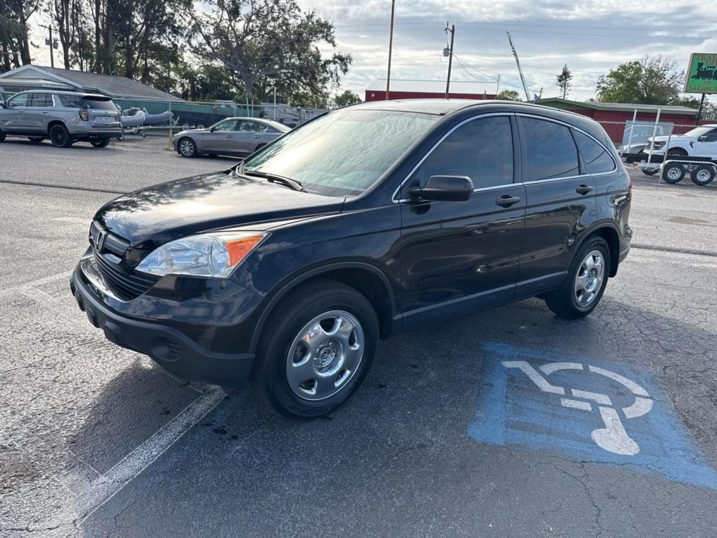 2008 BLACK HONDA CR-V LX (JHLRE38378C) with an 2.4L engine, Automatic transmission, located at 2929 9th St. West, Bradenton, 34205, (941) 242-2810, 27.473591, -82.570679 - Thanks for inquring into DriveNation USA! All vehicles listed can be viewed at www.drivenationusa.com for vehicle history reports and additonal info. We cannot quote any terms such as down payments or monthly payments without an application. You can apply directly at www.drivenationusa.com or by con - Photo#3