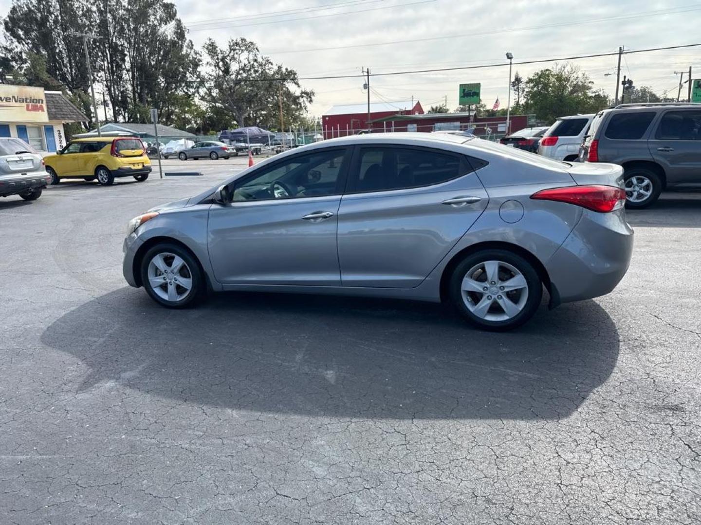 2013 GRAY HYUNDAI ELANTRA GLS (KMHDH4AE1DU) with an 1.8L engine, Automatic transmission, located at 2929 9th St. West, Bradenton, 34205, (941) 242-2810, 27.473591, -82.570679 - Thanks for inquring into DriveNation USA! All vehicles listed can be viewed at www.drivenationusa.com for vehicle history reports and additonal info. We cannot quote any terms such as down payments or monthly payments without an application. You can apply directly at www.drivenationusa.com or by con - Photo#5