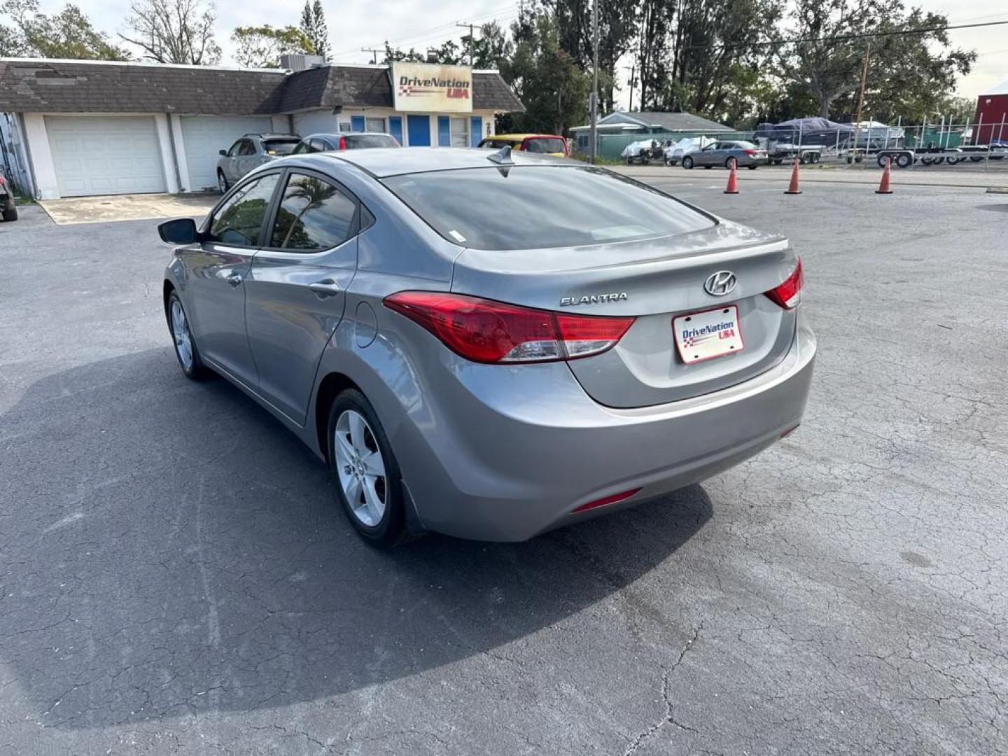 2013 GRAY HYUNDAI ELANTRA GLS (KMHDH4AE1DU) with an 1.8L engine, Automatic transmission, located at 2929 9th St. West, Bradenton, 34205, (941) 242-2810, 27.473591, -82.570679 - Thanks for inquring into DriveNation USA! All vehicles listed can be viewed at www.drivenationusa.com for vehicle history reports and additonal info. We cannot quote any terms such as down payments or monthly payments without an application. You can apply directly at www.drivenationusa.com or by con - Photo#6