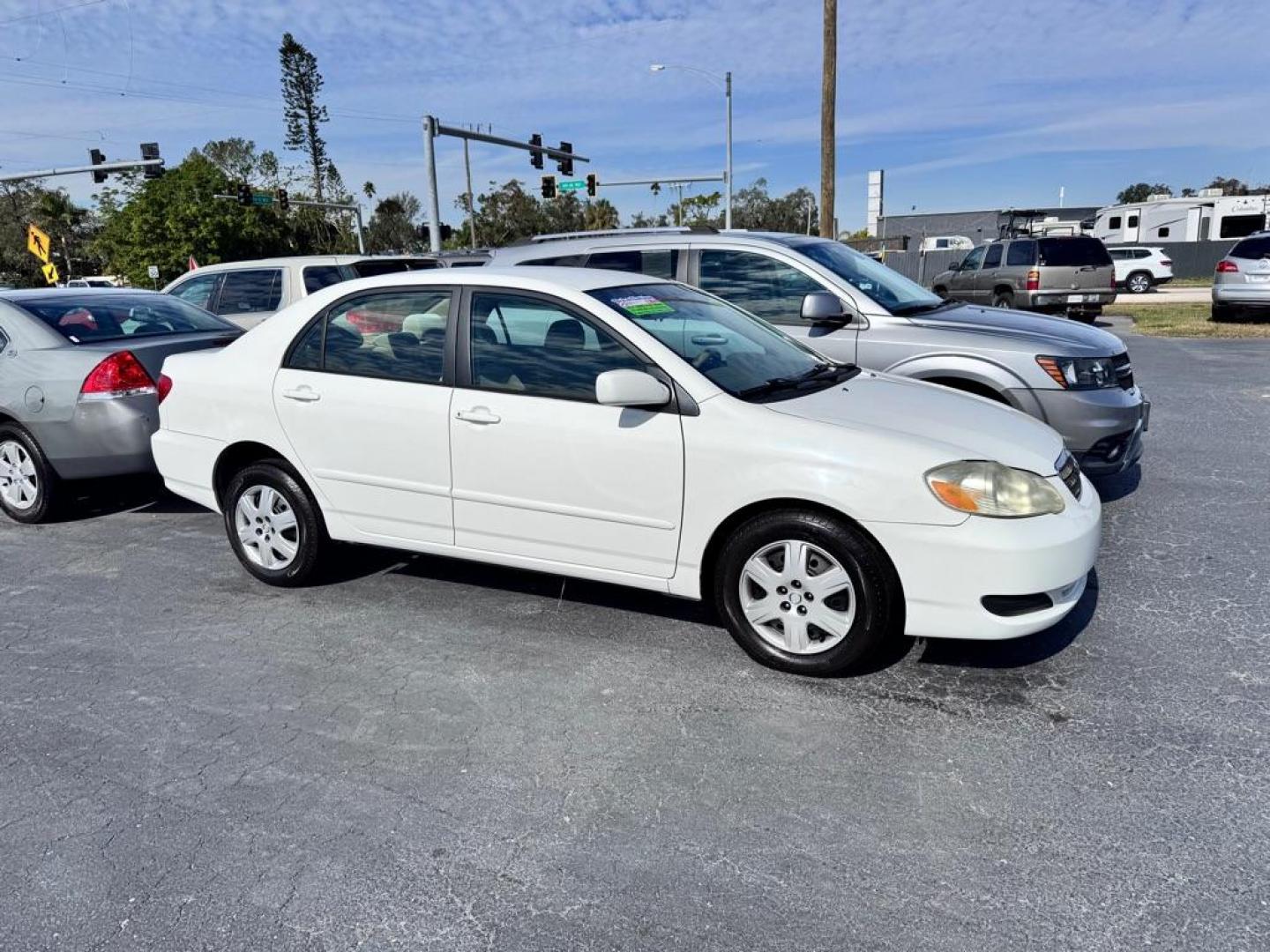 2006 WHITE TOYOTA COROLLA CE (1NXBR32E26Z) with an 1.8L engine, Automatic transmission, located at 2929 9th St. West, Bradenton, 34205, (941) 242-2810, 27.473591, -82.570679 - Photo#0