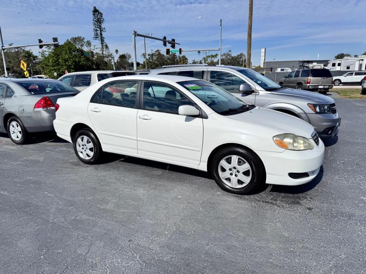 2006 WHITE TOYOTA COROLLA CE (1NXBR32E26Z) with an 1.8L engine, Automatic transmission, located at 2929 9th St. West, Bradenton, 34205, (941) 242-2810, 27.473591, -82.570679 - Photo#1