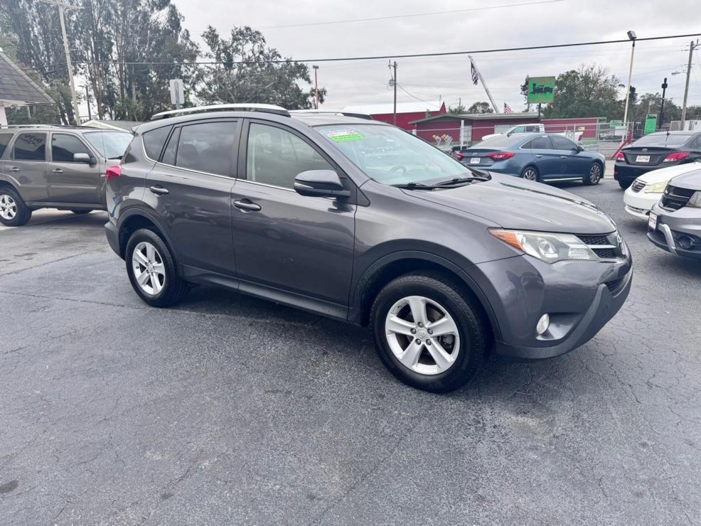 2014 GRAY TOYOTA RAV4 XLE (JTMWFREV9EJ) with an 2.5L engine, Automatic transmission, located at 2929 9th St. West, Bradenton, 34205, (941) 242-2810, 27.473591, -82.570679 - Thanks for inquring into DriveNation USA! All vehicles listed can be viewed at www.drivenationusa.com for vehicle history reports and additonal info. We cannot quote any terms such as down payments or monthly payments without an application. You can apply directly at www.drivenationusa.com or by con - Photo#2