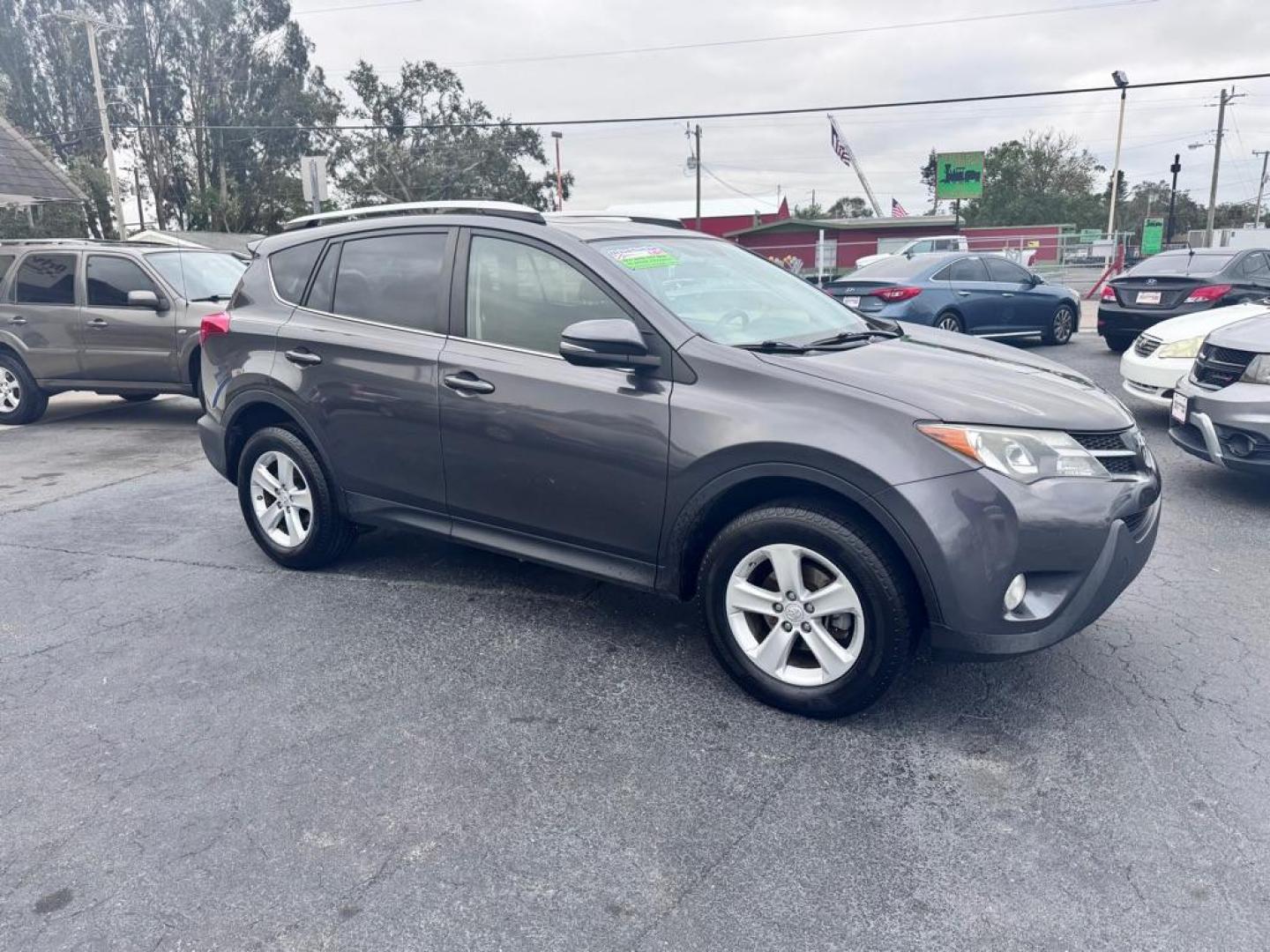 2014 GRAY TOYOTA RAV4 XLE (JTMWFREV9EJ) with an 2.5L engine, Automatic transmission, located at 2929 9th St. West, Bradenton, 34205, (941) 242-2810, 27.473591, -82.570679 - Thanks for inquring into DriveNation USA! All vehicles listed can be viewed at www.drivenationusa.com for vehicle history reports and additonal info. We cannot quote any terms such as down payments or monthly payments without an application. You can apply directly at www.drivenationusa.com or by con - Photo#3