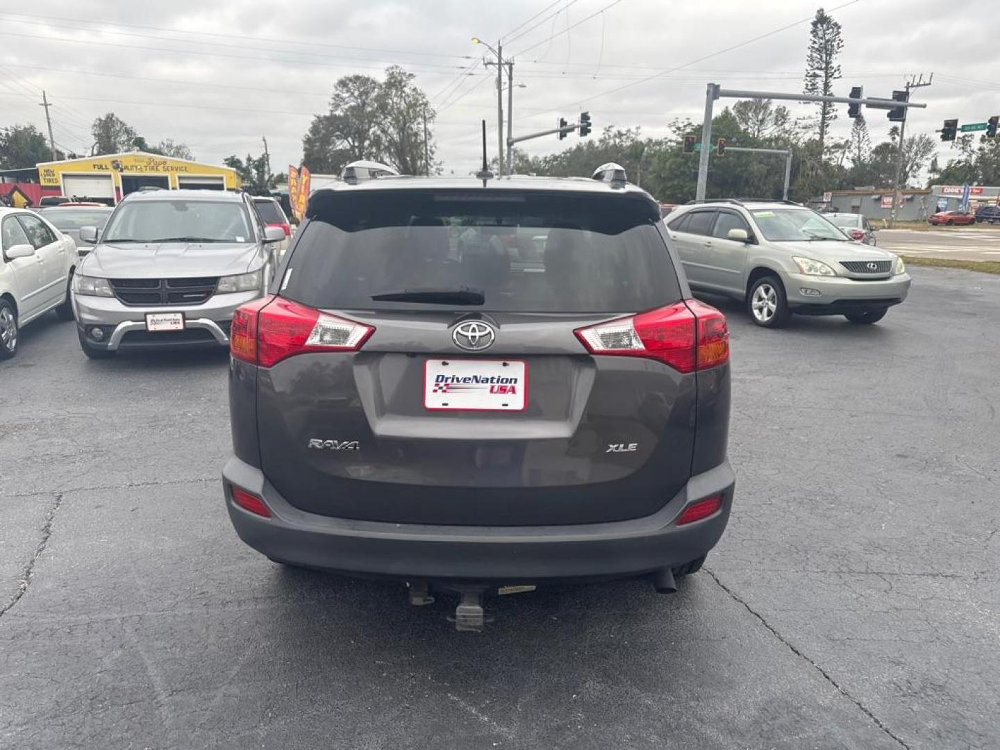 2014 GRAY TOYOTA RAV4 XLE (JTMWFREV9EJ) with an 2.5L engine, Automatic transmission, located at 2929 9th St. West, Bradenton, 34205, (941) 242-2810, 27.473591, -82.570679 - Thanks for inquring into DriveNation USA! All vehicles listed can be viewed at www.drivenationusa.com for vehicle history reports and additonal info. We cannot quote any terms such as down payments or monthly payments without an application. You can apply directly at www.drivenationusa.com or by con - Photo#7