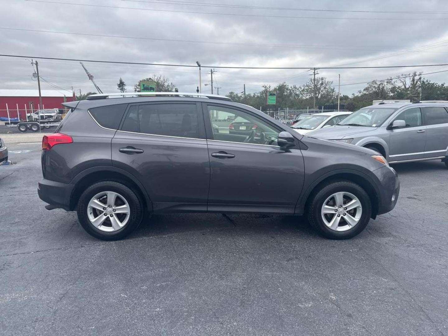 2014 GRAY TOYOTA RAV4 XLE (JTMWFREV9EJ) with an 2.5L engine, Automatic transmission, located at 2929 9th St. West, Bradenton, 34205, (941) 242-2810, 27.473591, -82.570679 - Thanks for inquring into DriveNation USA! All vehicles listed can be viewed at www.drivenationusa.com for vehicle history reports and additonal info. We cannot quote any terms such as down payments or monthly payments without an application. You can apply directly at www.drivenationusa.com or by con - Photo#9