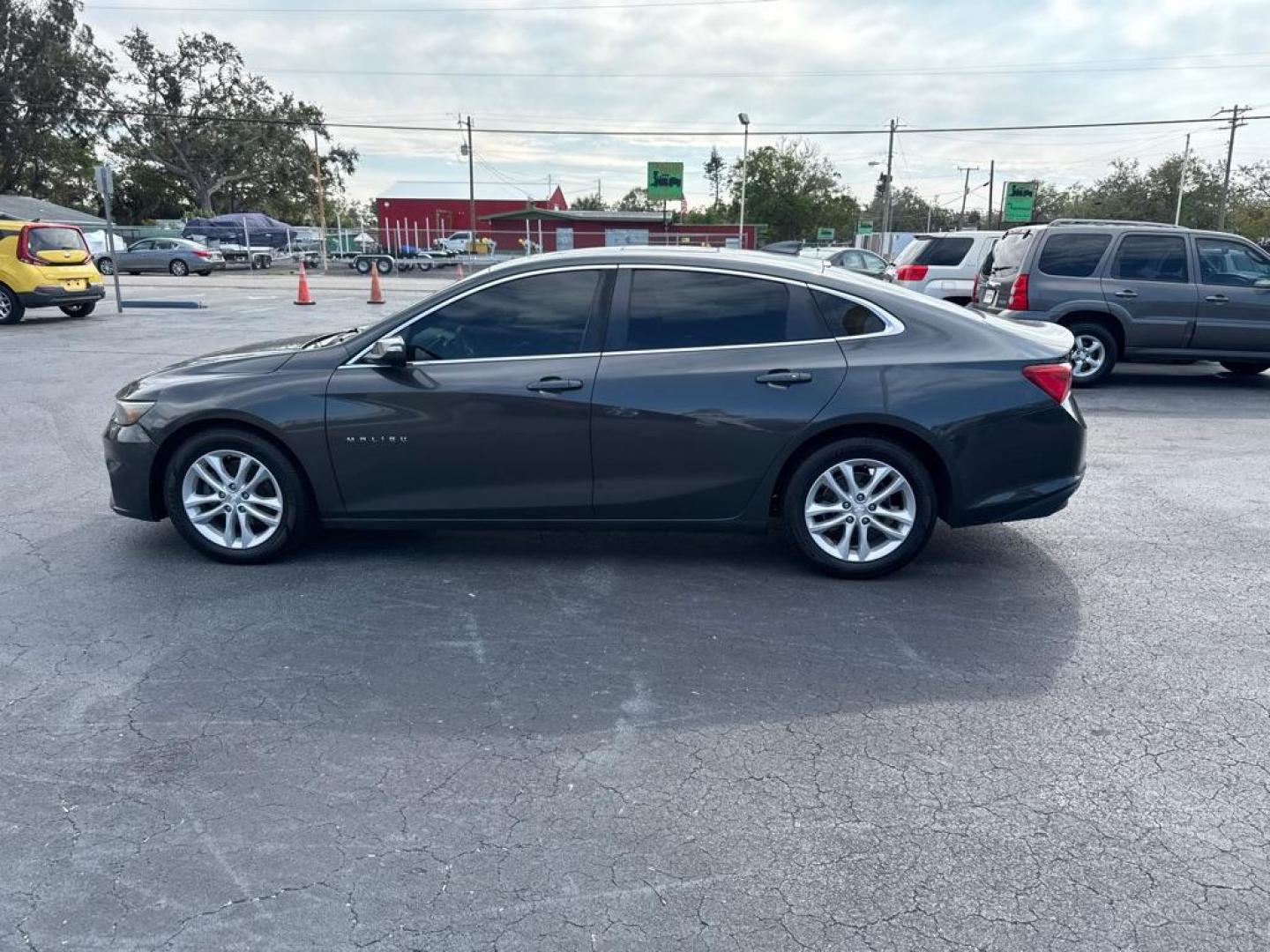 2018 GRAY CHEVROLET MALIBU LT (1G1ZD5ST4JF) with an 1.5L engine, Automatic transmission, located at 2929 9th St. West, Bradenton, 34205, (941) 242-2810, 27.473591, -82.570679 - Thanks for inquring into DriveNation USA! All vehicles listed can be viewed at www.drivenationusa.com for vehicle history reports and additonal info. We cannot quote any terms such as down payments or monthly payments without an application. You can apply directly at www.drivenationusa.com or by con - Photo#4