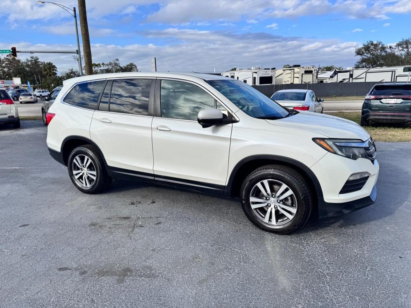 2017 WHITE HONDA PILOT EX (5FNYF5H31HB) with an 3.5L engine, Automatic transmission, located at 2929 9th St. West, Bradenton, 34205, (941) 242-2810, 27.473591, -82.570679 - Thanks for inquring into DriveNation USA! All vehicles listed can be viewed at www.drivenationusa.com for vehicle history reports and additonal info. We cannot quote any terms such as down payments or monthly payments without an application. You can apply directly at www.drivenationusa.com or by con - Photo#0