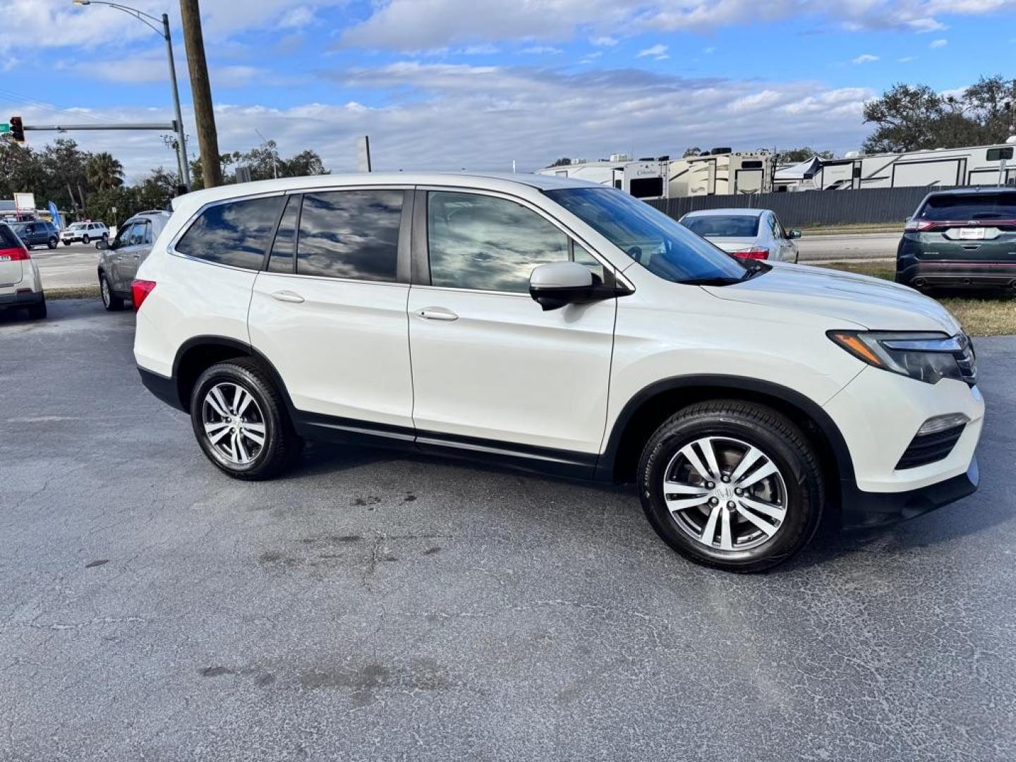 2017 WHITE HONDA PILOT EX (5FNYF5H31HB) with an 3.5L engine, Automatic transmission, located at 2929 9th St. West, Bradenton, 34205, (941) 242-2810, 27.473591, -82.570679 - Thanks for inquring into DriveNation USA! All vehicles listed can be viewed at www.drivenationusa.com for vehicle history reports and additonal info. We cannot quote any terms such as down payments or monthly payments without an application. You can apply directly at www.drivenationusa.com or by con - Photo#1