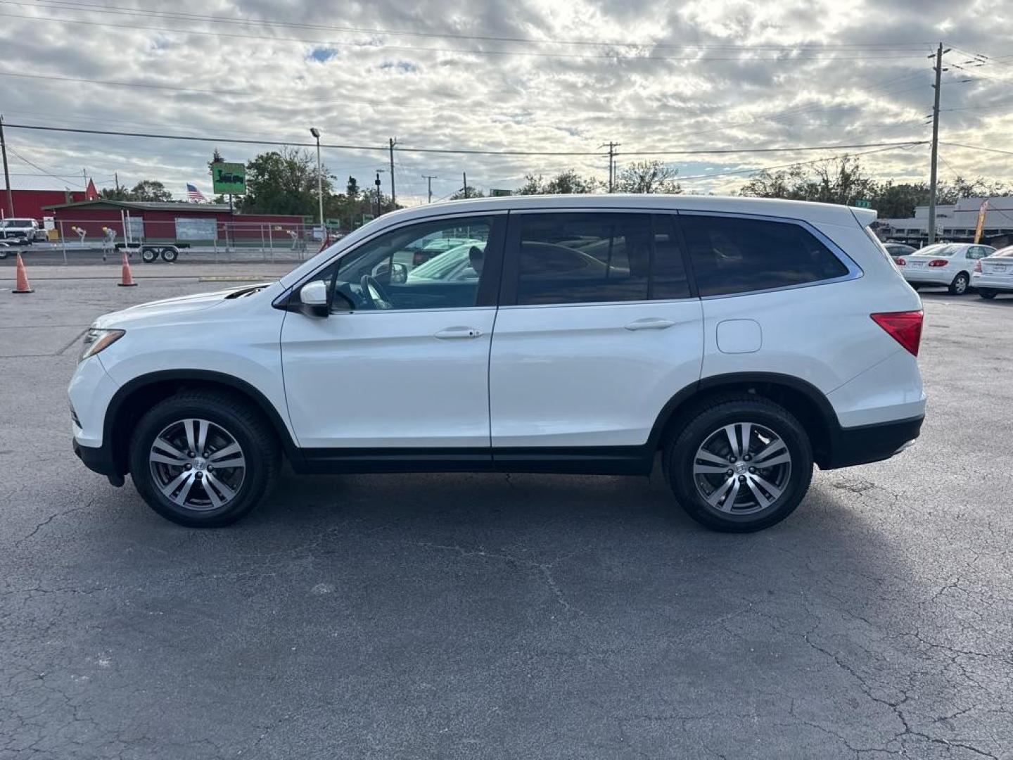 2017 WHITE HONDA PILOT EX (5FNYF5H31HB) with an 3.5L engine, Automatic transmission, located at 2929 9th St. West, Bradenton, 34205, (941) 242-2810, 27.473591, -82.570679 - Thanks for inquring into DriveNation USA! All vehicles listed can be viewed at www.drivenationusa.com for vehicle history reports and additonal info. We cannot quote any terms such as down payments or monthly payments without an application. You can apply directly at www.drivenationusa.com or by con - Photo#4