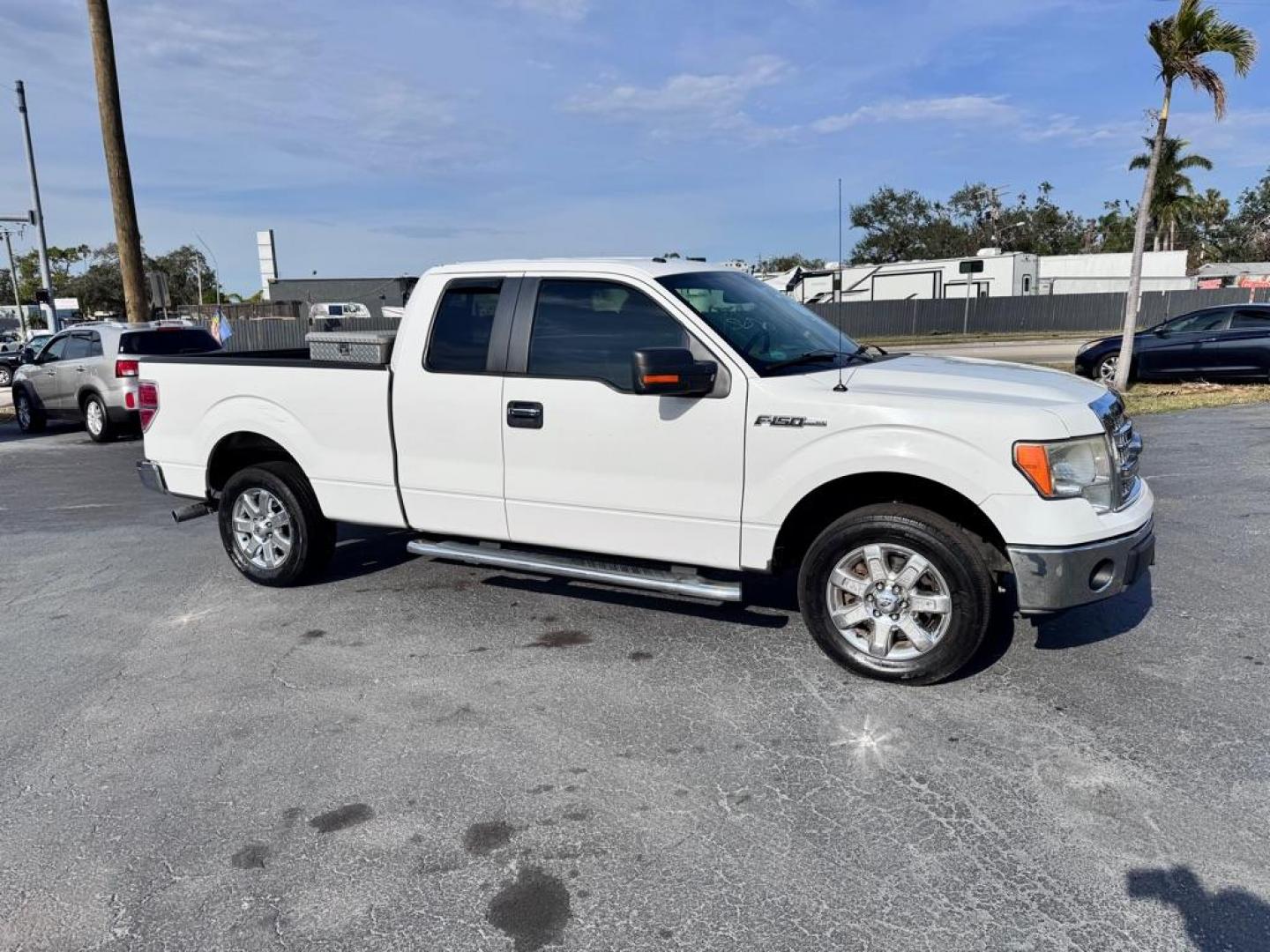 2013 WHITE FORD F150 SUPER CAB (1FTFX1CF2DF) with an 5.0L engine, Automatic transmission - Thanks for inquring into DriveNation USA! All vehicles listed can be viewed at www.drivenationusa.com for vehicle history reports and additonal info. We cannot quote any terms such as down payments or monthly payments without an application. You can apply directly at www.drivenationusa.com or by con - Photo#0