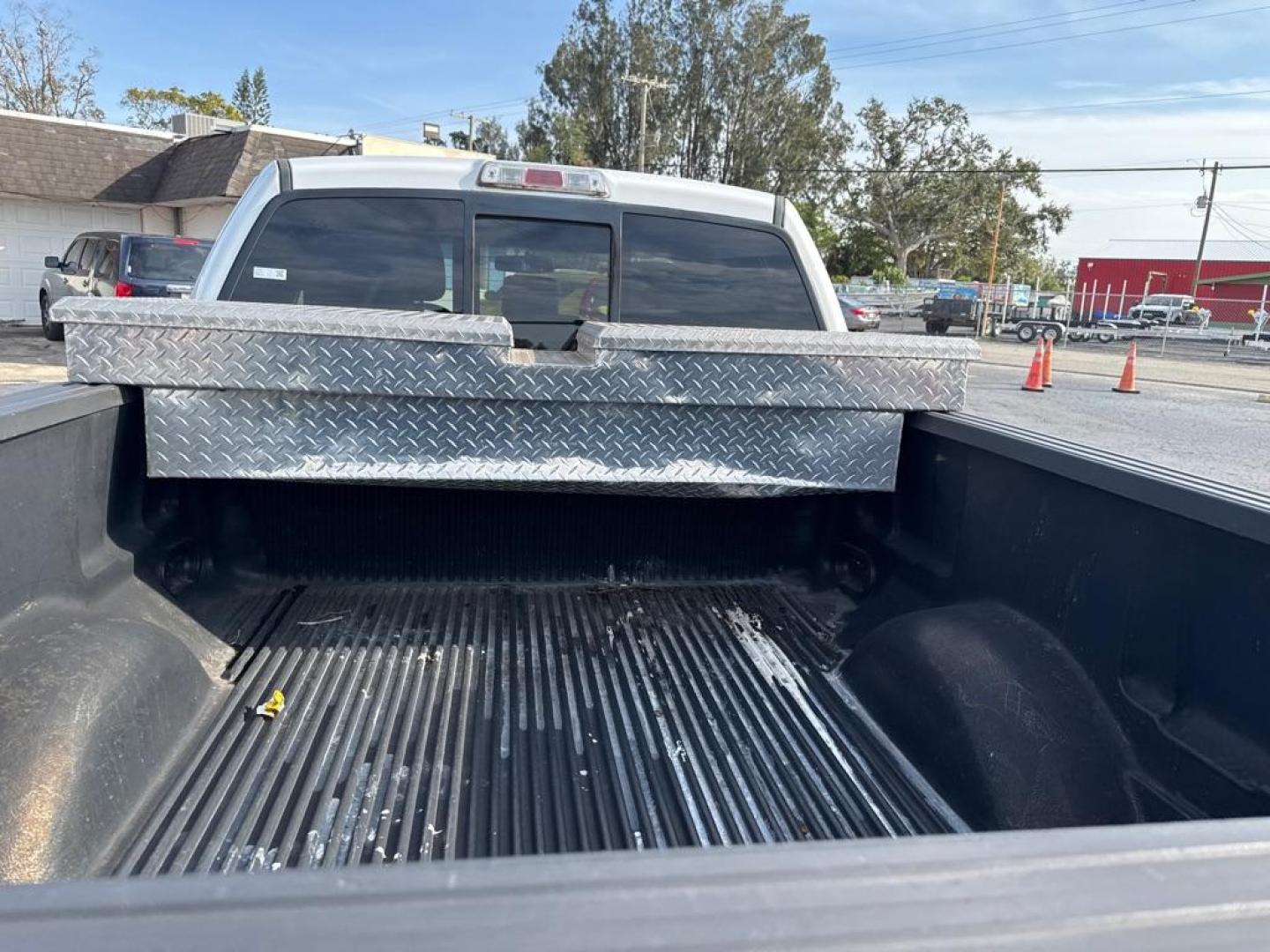 2013 WHITE FORD F150 SUPER CAB (1FTFX1CF2DF) with an 5.0L engine, Automatic transmission - Thanks for inquring into DriveNation USA! All vehicles listed can be viewed at www.drivenationusa.com for vehicle history reports and additonal info. We cannot quote any terms such as down payments or monthly payments without an application. You can apply directly at www.drivenationusa.com or by con - Photo#9