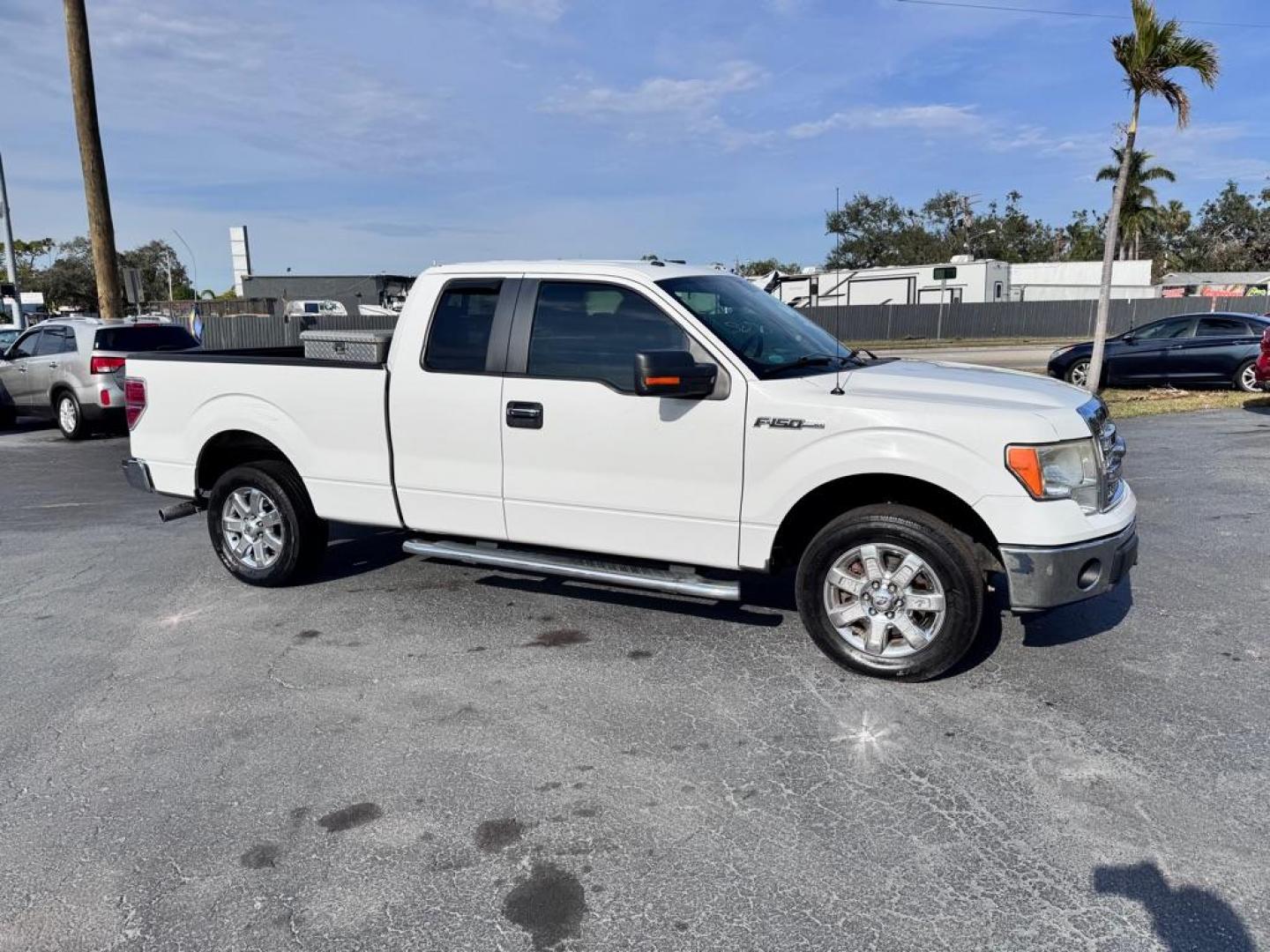 2013 WHITE FORD F150 SUPER CAB (1FTFX1CF2DF) with an 5.0L engine, Automatic transmission - Thanks for inquring into DriveNation USA! All vehicles listed can be viewed at www.drivenationusa.com for vehicle history reports and additonal info. We cannot quote any terms such as down payments or monthly payments without an application. You can apply directly at www.drivenationusa.com or by con - Photo#1