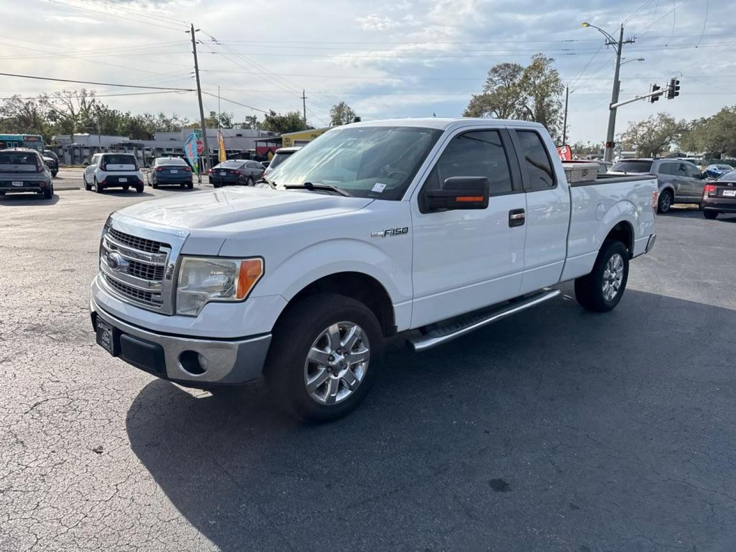 2013 WHITE FORD F150 SUPER CAB (1FTFX1CF2DF) with an 5.0L engine, Automatic transmission - Thanks for inquring into DriveNation USA! All vehicles listed can be viewed at www.drivenationusa.com for vehicle history reports and additonal info. We cannot quote any terms such as down payments or monthly payments without an application. You can apply directly at www.drivenationusa.com or by con - Photo#3