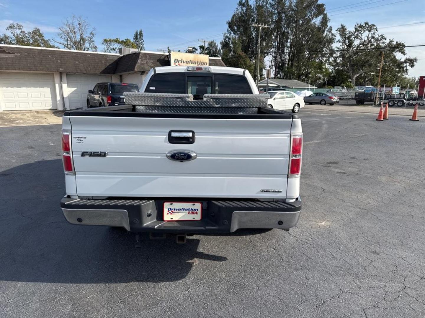 2013 WHITE FORD F150 SUPER CAB (1FTFX1CF2DF) with an 5.0L engine, Automatic transmission - Thanks for inquring into DriveNation USA! All vehicles listed can be viewed at www.drivenationusa.com for vehicle history reports and additonal info. We cannot quote any terms such as down payments or monthly payments without an application. You can apply directly at www.drivenationusa.com or by con - Photo#6