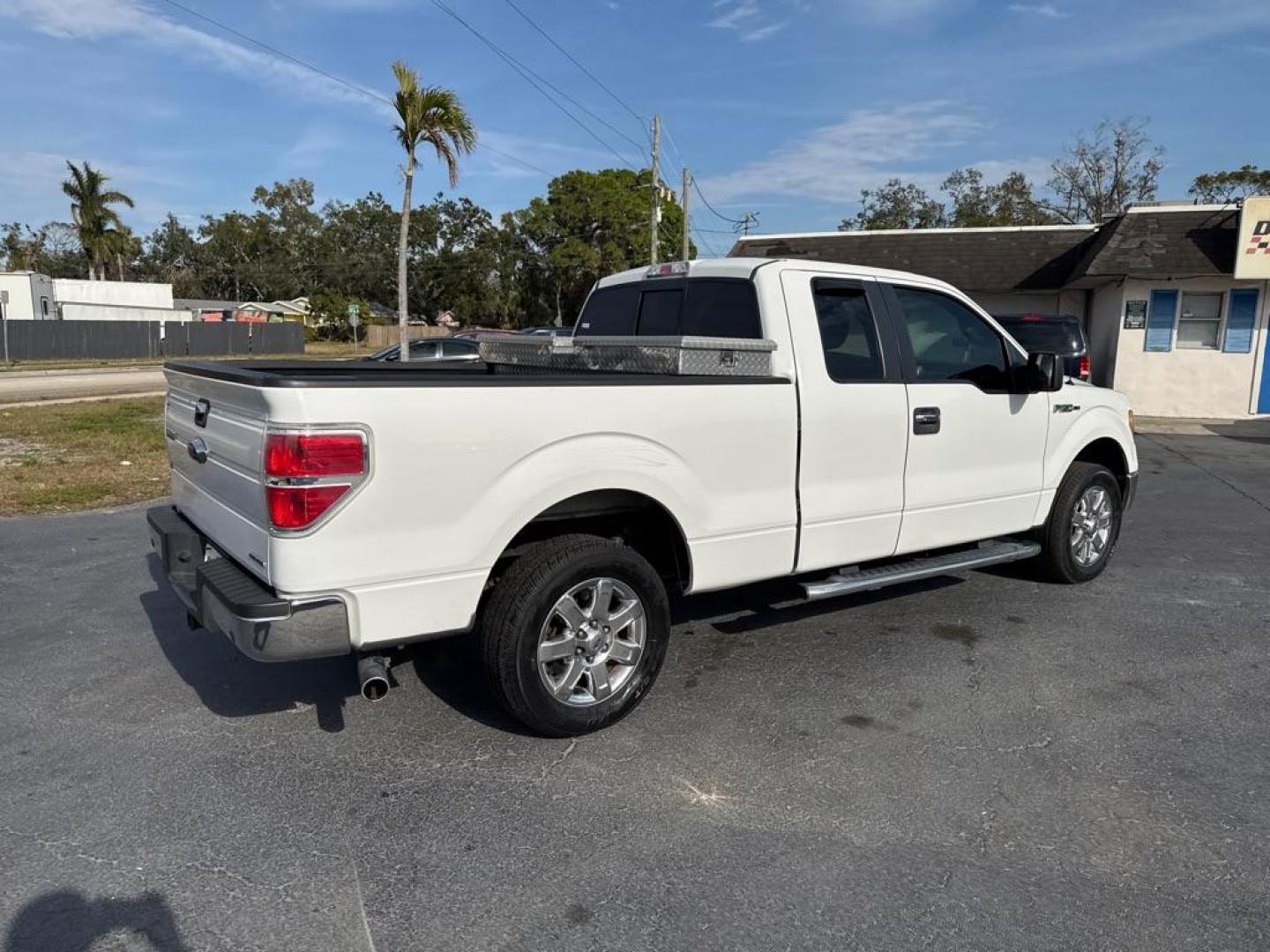 2013 WHITE FORD F150 SUPER CAB (1FTFX1CF2DF) with an 5.0L engine, Automatic transmission - Thanks for inquring into DriveNation USA! All vehicles listed can be viewed at www.drivenationusa.com for vehicle history reports and additonal info. We cannot quote any terms such as down payments or monthly payments without an application. You can apply directly at www.drivenationusa.com or by con - Photo#7