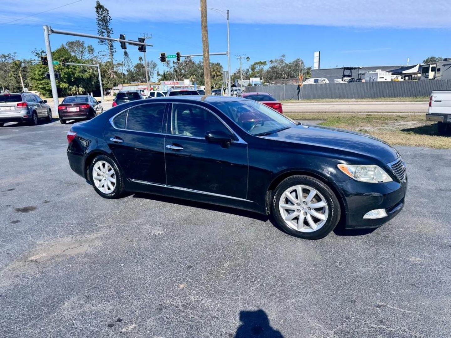 2008 BLACK LEXUS LS 460 (JTHBL46F185) with an 4.6L engine, Automatic transmission, located at 2929 9th St. West, Bradenton, 34205, (941) 242-2810, 27.473591, -82.570679 - Photo#2