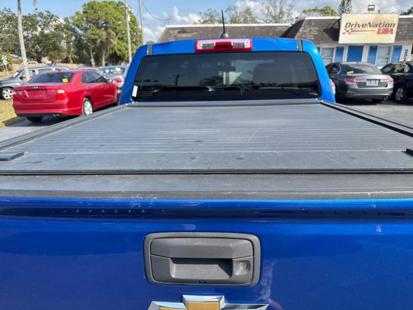 2018 BLUE CHEVROLET COLORADO LT (1GCGSCEA7J1) with an 2.5L engine, Automatic transmission, located at 2929 9th St. West, Bradenton, 34205, (941) 242-2810, 27.473591, -82.570679 - Photo#9