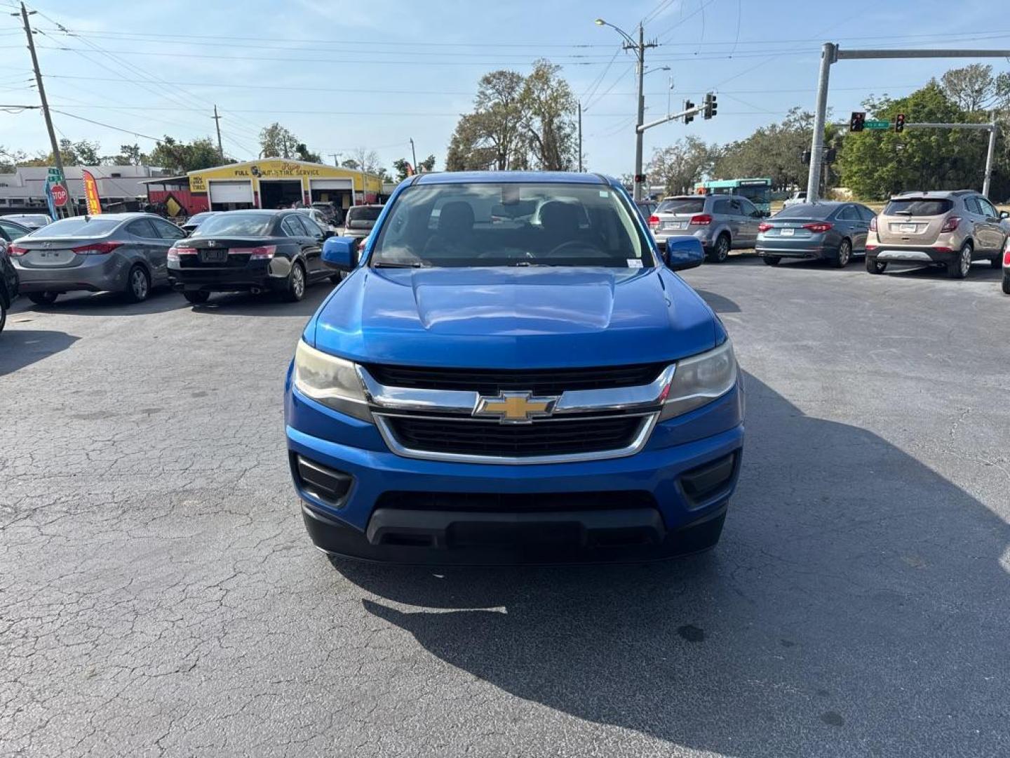 2018 BLUE CHEVROLET COLORADO LT (1GCGSCEA7J1) with an 2.5L engine, Automatic transmission, located at 2929 9th St. West, Bradenton, 34205, (941) 242-2810, 27.473591, -82.570679 - Photo#2