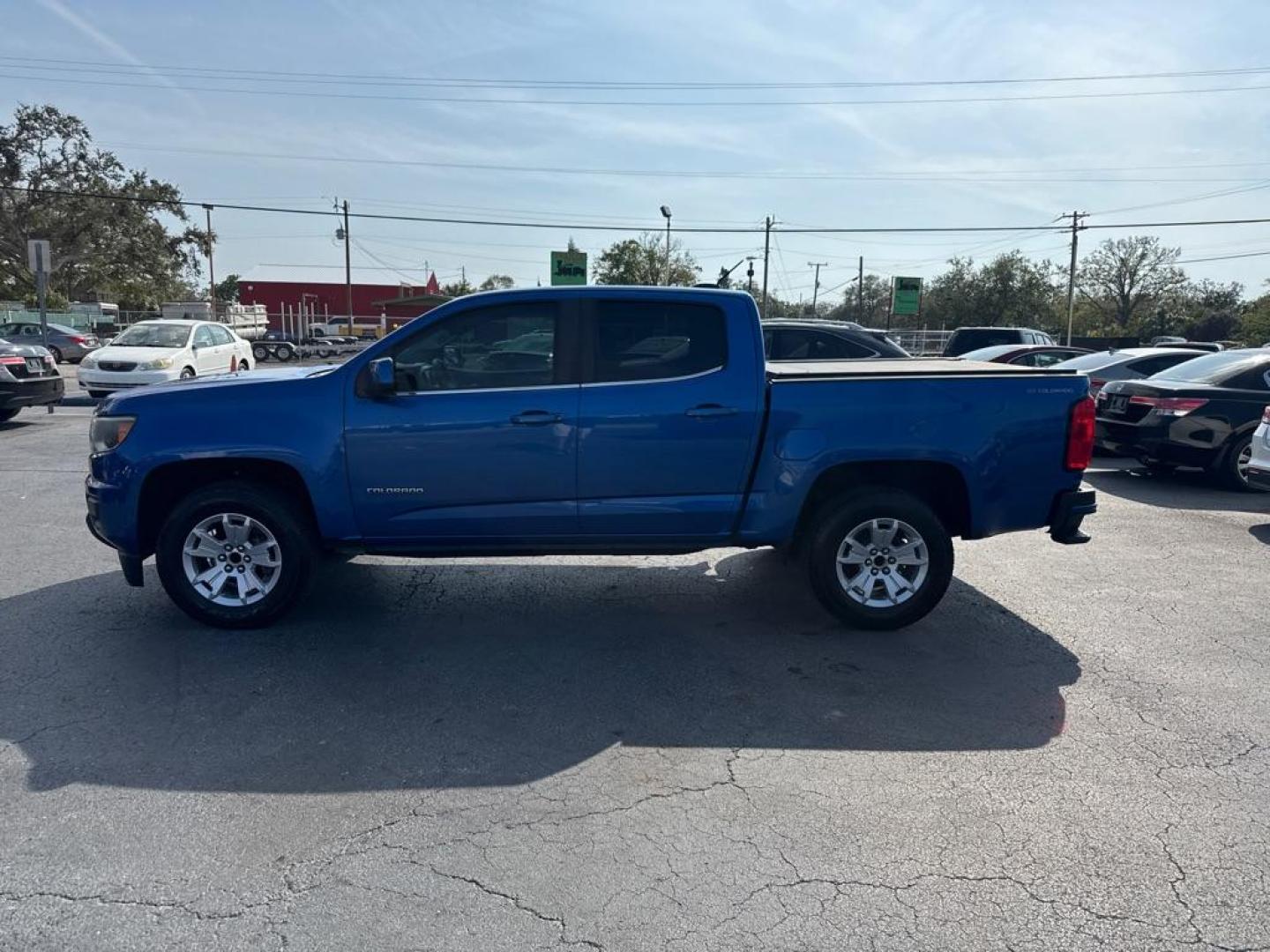 2018 BLUE CHEVROLET COLORADO LT (1GCGSCEA7J1) with an 2.5L engine, Automatic transmission, located at 2929 9th St. West, Bradenton, 34205, (941) 242-2810, 27.473591, -82.570679 - Photo#4