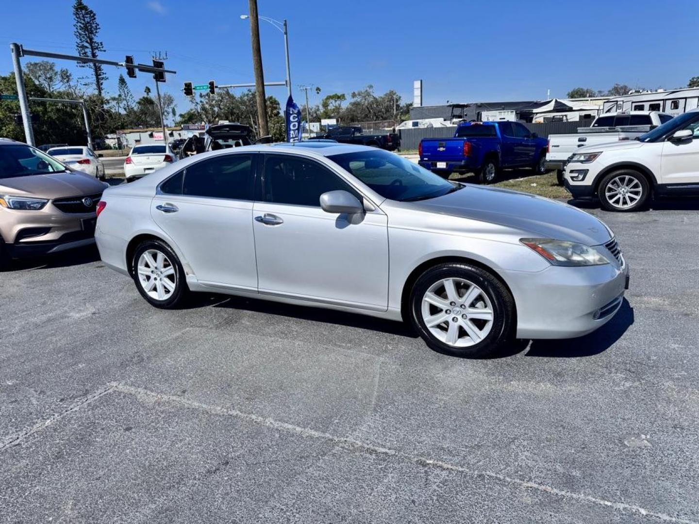 2007 GRAY LEXUS ES 350 (JTHBJ46G472) with an 3.5L engine, Automatic transmission, located at 2929 9th St. West, Bradenton, 34205, (941) 242-2810, 27.473591, -82.570679 - Photo#0