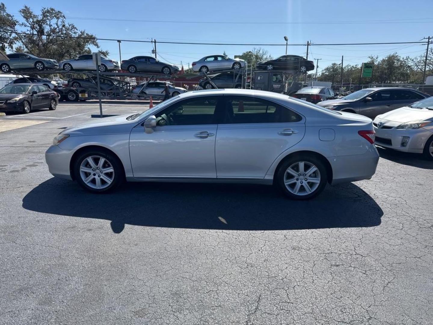 2007 GRAY LEXUS ES 350 (JTHBJ46G472) with an 3.5L engine, Automatic transmission, located at 2929 9th St. West, Bradenton, 34205, (941) 242-2810, 27.473591, -82.570679 - Photo#5