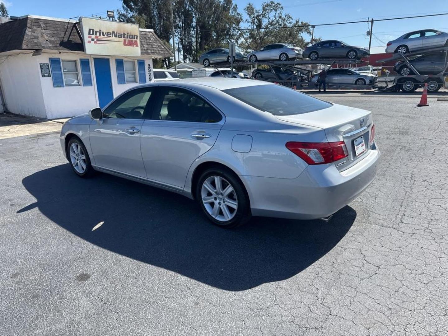 2007 GRAY LEXUS ES 350 (JTHBJ46G472) with an 3.5L engine, Automatic transmission, located at 2929 9th St. West, Bradenton, 34205, (941) 242-2810, 27.473591, -82.570679 - Photo#6