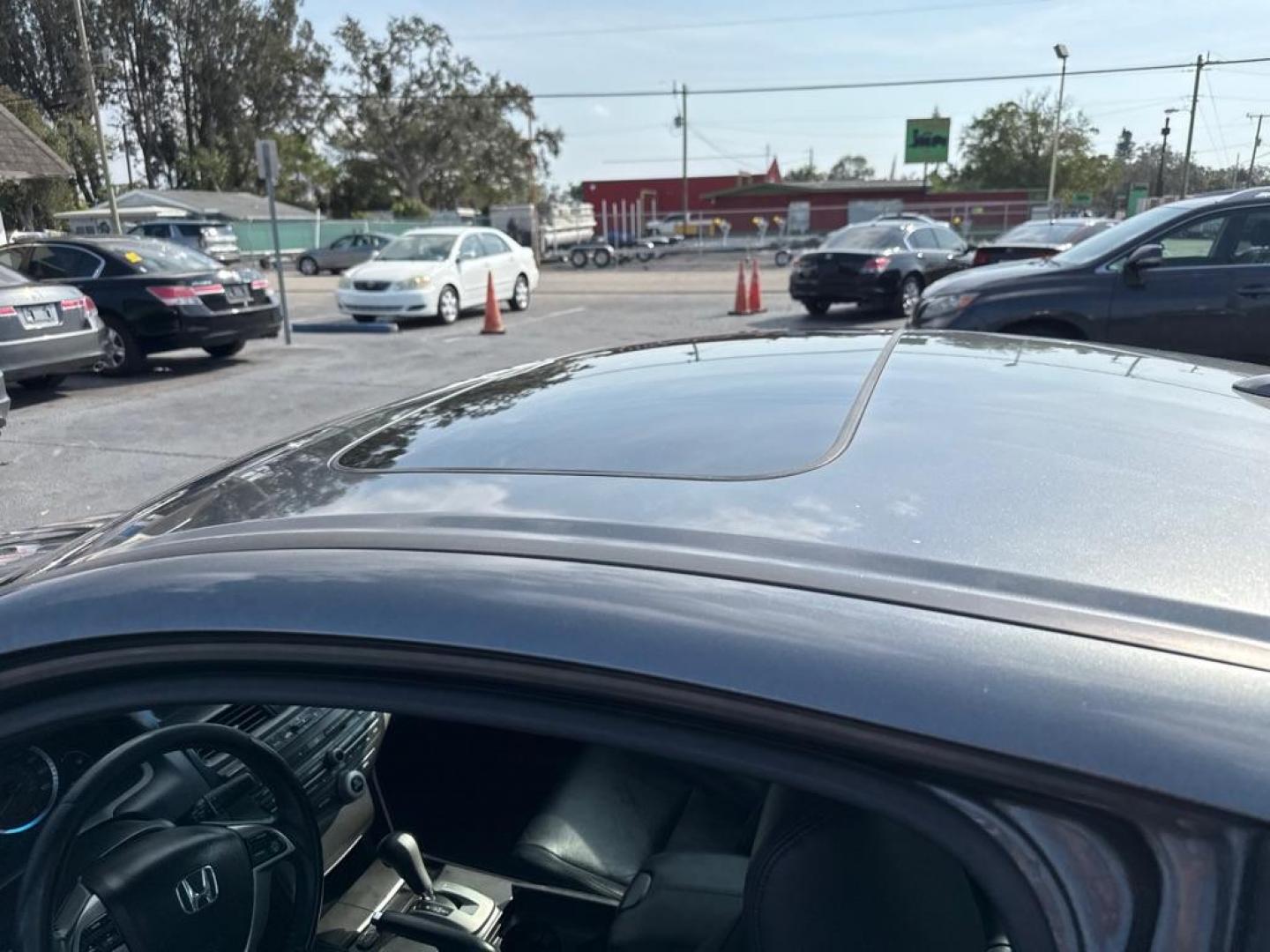 2009 GRAY HONDA ACCORD EXL (1HGCS128X9A) with an 2.4L engine, Automatic transmission, located at 2929 9th St. West, Bradenton, 34205, (941) 242-2810, 27.473591, -82.570679 - Thanks for inquring into DriveNation USA! All vehicles listed can be viewed at www.drivenationusa.com for vehicle history reports and additonal info. We cannot quote any terms such as down payments or monthly payments without an application. You can apply directly at www.drivenationusa.com or by con - Photo#10