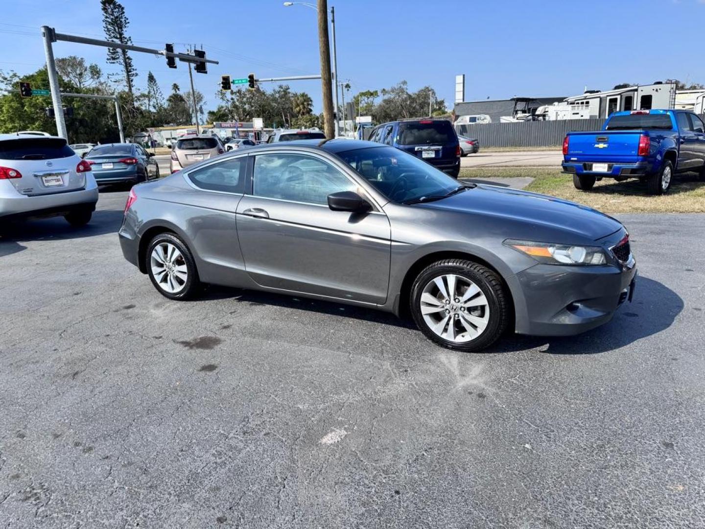 2009 GRAY HONDA ACCORD EXL (1HGCS128X9A) with an 2.4L engine, Automatic transmission, located at 2929 9th St. West, Bradenton, 34205, (941) 242-2810, 27.473591, -82.570679 - Thanks for inquring into DriveNation USA! All vehicles listed can be viewed at www.drivenationusa.com for vehicle history reports and additonal info. We cannot quote any terms such as down payments or monthly payments without an application. You can apply directly at www.drivenationusa.com or by con - Photo#1