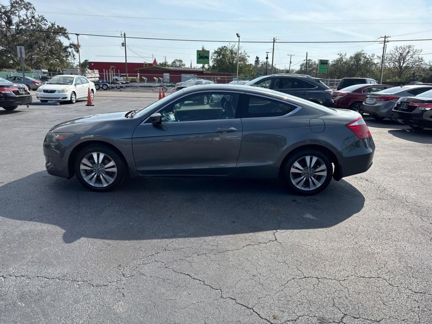 2009 GRAY HONDA ACCORD EXL (1HGCS128X9A) with an 2.4L engine, Automatic transmission, located at 2929 9th St. West, Bradenton, 34205, (941) 242-2810, 27.473591, -82.570679 - Thanks for inquring into DriveNation USA! All vehicles listed can be viewed at www.drivenationusa.com for vehicle history reports and additonal info. We cannot quote any terms such as down payments or monthly payments without an application. You can apply directly at www.drivenationusa.com or by con - Photo#4