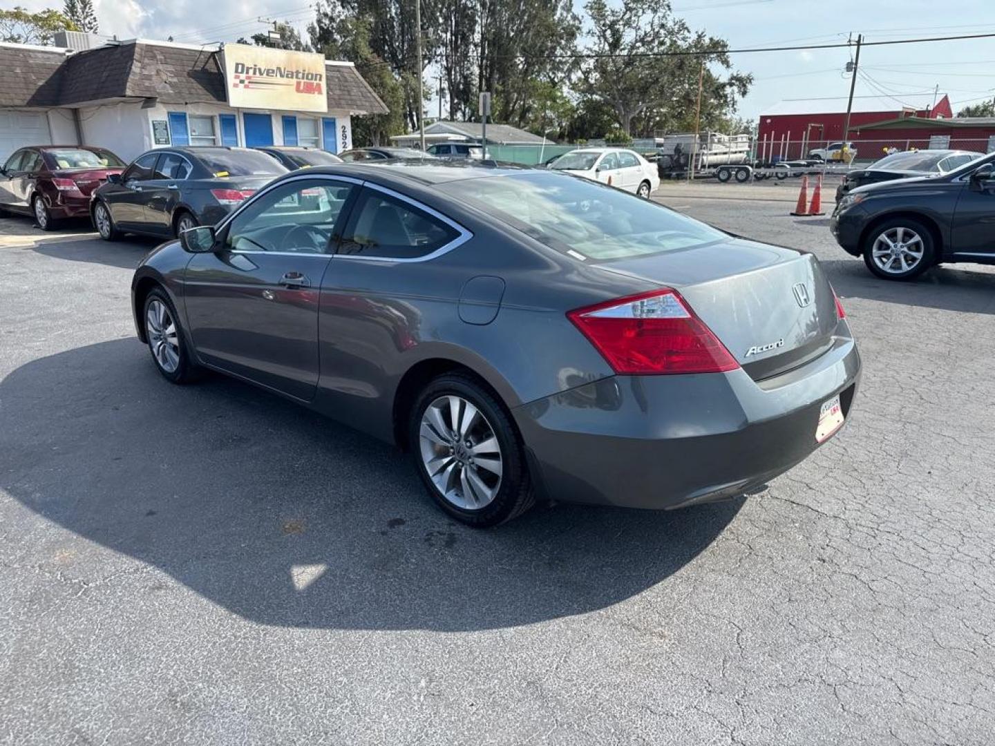 2009 GRAY HONDA ACCORD EXL (1HGCS128X9A) with an 2.4L engine, Automatic transmission, located at 2929 9th St. West, Bradenton, 34205, (941) 242-2810, 27.473591, -82.570679 - Thanks for inquring into DriveNation USA! All vehicles listed can be viewed at www.drivenationusa.com for vehicle history reports and additonal info. We cannot quote any terms such as down payments or monthly payments without an application. You can apply directly at www.drivenationusa.com or by con - Photo#5