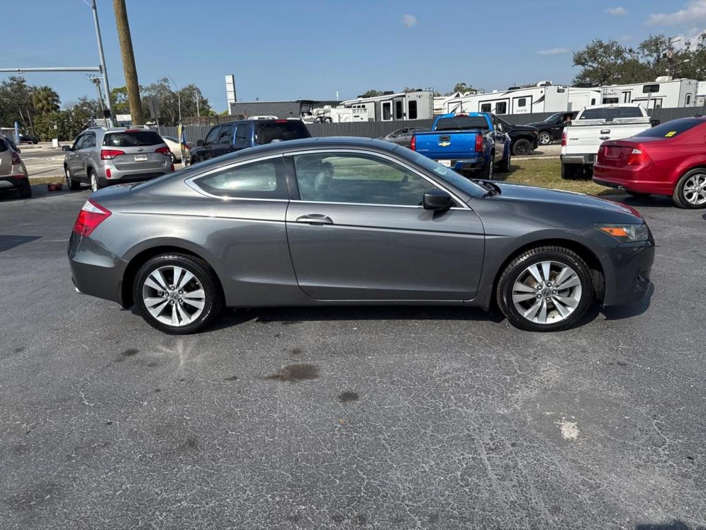 2009 GRAY HONDA ACCORD EXL (1HGCS128X9A) with an 2.4L engine, Automatic transmission, located at 2929 9th St. West, Bradenton, 34205, (941) 242-2810, 27.473591, -82.570679 - Thanks for inquring into DriveNation USA! All vehicles listed can be viewed at www.drivenationusa.com for vehicle history reports and additonal info. We cannot quote any terms such as down payments or monthly payments without an application. You can apply directly at www.drivenationusa.com or by con - Photo#8