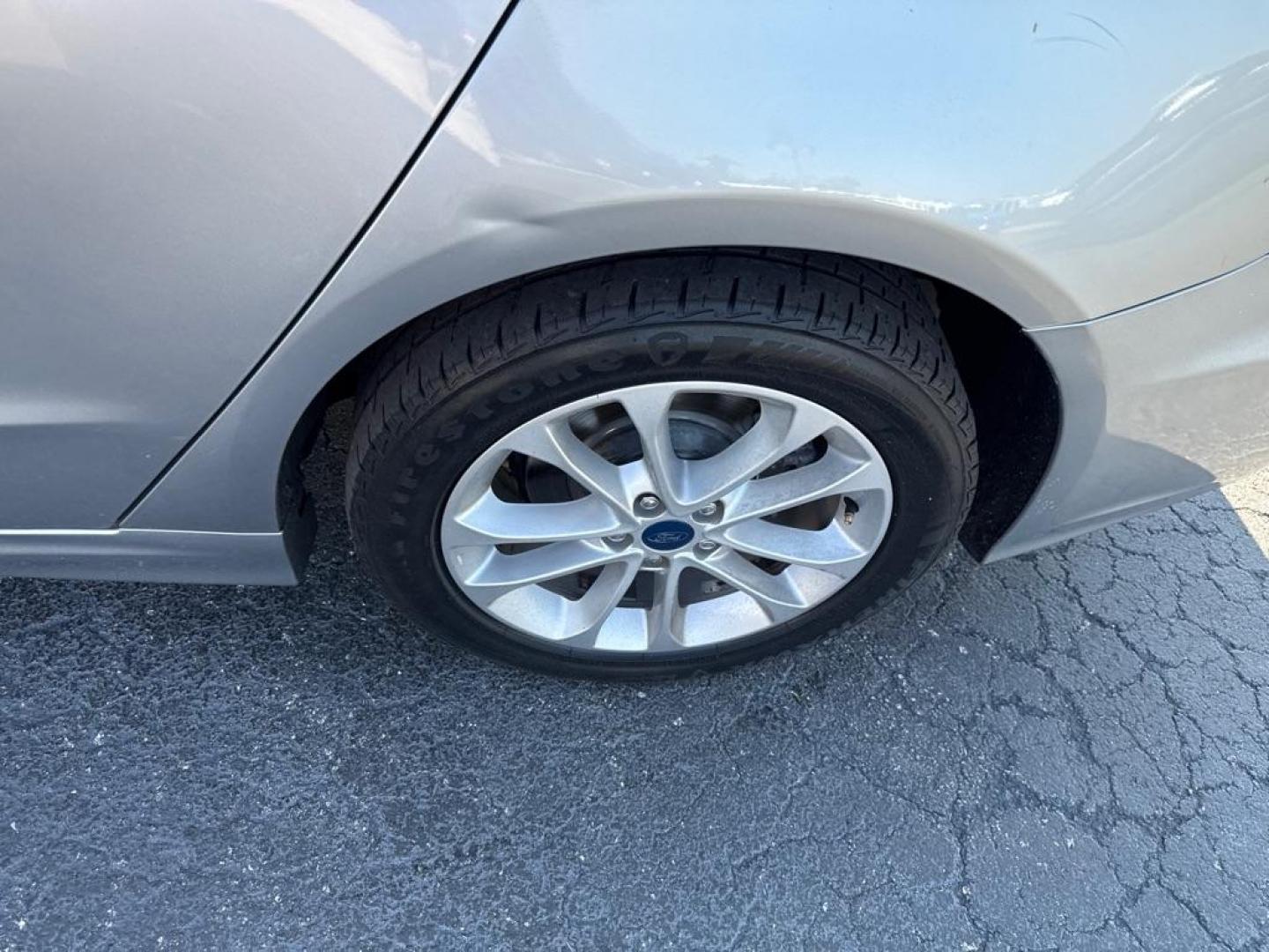 2020 SILVER FORD FUSION SE (3FA6P0H78LR) with an 2.5L engine, Automatic transmission, located at 2929 9th St. West, Bradenton, 34205, (941) 242-2810, 27.473591, -82.570679 - Thanks for inquring into DriveNation USA! All vehicles listed can be viewed at www.drivenationusa.com for vehicle history reports and additonal info. We cannot quote any terms such as down payments or monthly payments without an application. You can apply directly at www.drivenationusa.com or by con - Photo#10