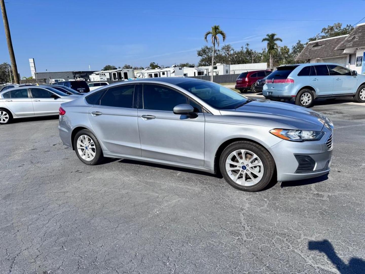 2020 SILVER FORD FUSION SE (3FA6P0H78LR) with an 2.5L engine, Automatic transmission, located at 2929 9th St. West, Bradenton, 34205, (941) 242-2810, 27.473591, -82.570679 - Thanks for inquring into DriveNation USA! All vehicles listed can be viewed at www.drivenationusa.com for vehicle history reports and additonal info. We cannot quote any terms such as down payments or monthly payments without an application. You can apply directly at www.drivenationusa.com or by con - Photo#1