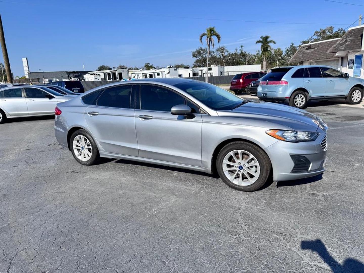 2020 SILVER FORD FUSION SE (3FA6P0H78LR) with an 2.5L engine, Automatic transmission, located at 2929 9th St. West, Bradenton, 34205, (941) 242-2810, 27.473591, -82.570679 - Thanks for inquring into DriveNation USA! All vehicles listed can be viewed at www.drivenationusa.com for vehicle history reports and additonal info. We cannot quote any terms such as down payments or monthly payments without an application. You can apply directly at www.drivenationusa.com or by con - Photo#2