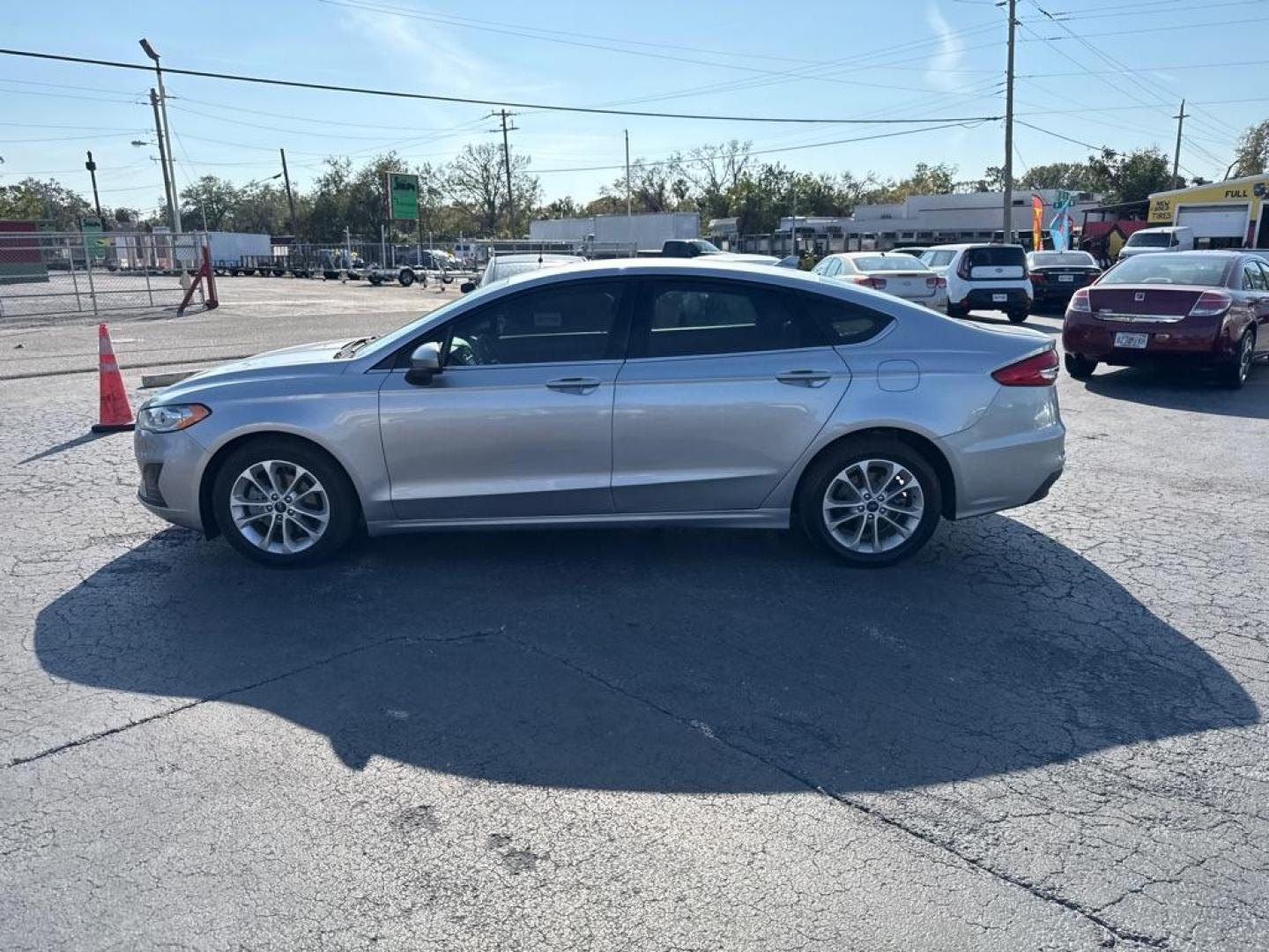 2020 SILVER FORD FUSION SE (3FA6P0H78LR) with an 2.5L engine, Automatic transmission, located at 2929 9th St. West, Bradenton, 34205, (941) 242-2810, 27.473591, -82.570679 - Thanks for inquring into DriveNation USA! All vehicles listed can be viewed at www.drivenationusa.com for vehicle history reports and additonal info. We cannot quote any terms such as down payments or monthly payments without an application. You can apply directly at www.drivenationusa.com or by con - Photo#5