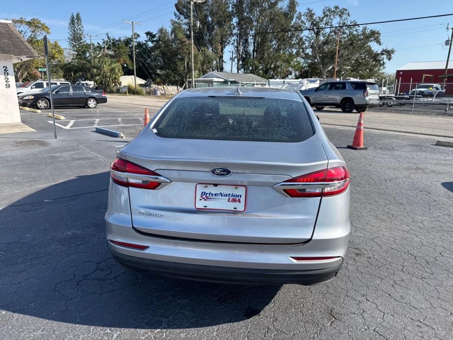 2020 SILVER FORD FUSION SE (3FA6P0H78LR) with an 2.5L engine, Automatic transmission, located at 2929 9th St. West, Bradenton, 34205, (941) 242-2810, 27.473591, -82.570679 - Thanks for inquring into DriveNation USA! All vehicles listed can be viewed at www.drivenationusa.com for vehicle history reports and additonal info. We cannot quote any terms such as down payments or monthly payments without an application. You can apply directly at www.drivenationusa.com or by con - Photo#7