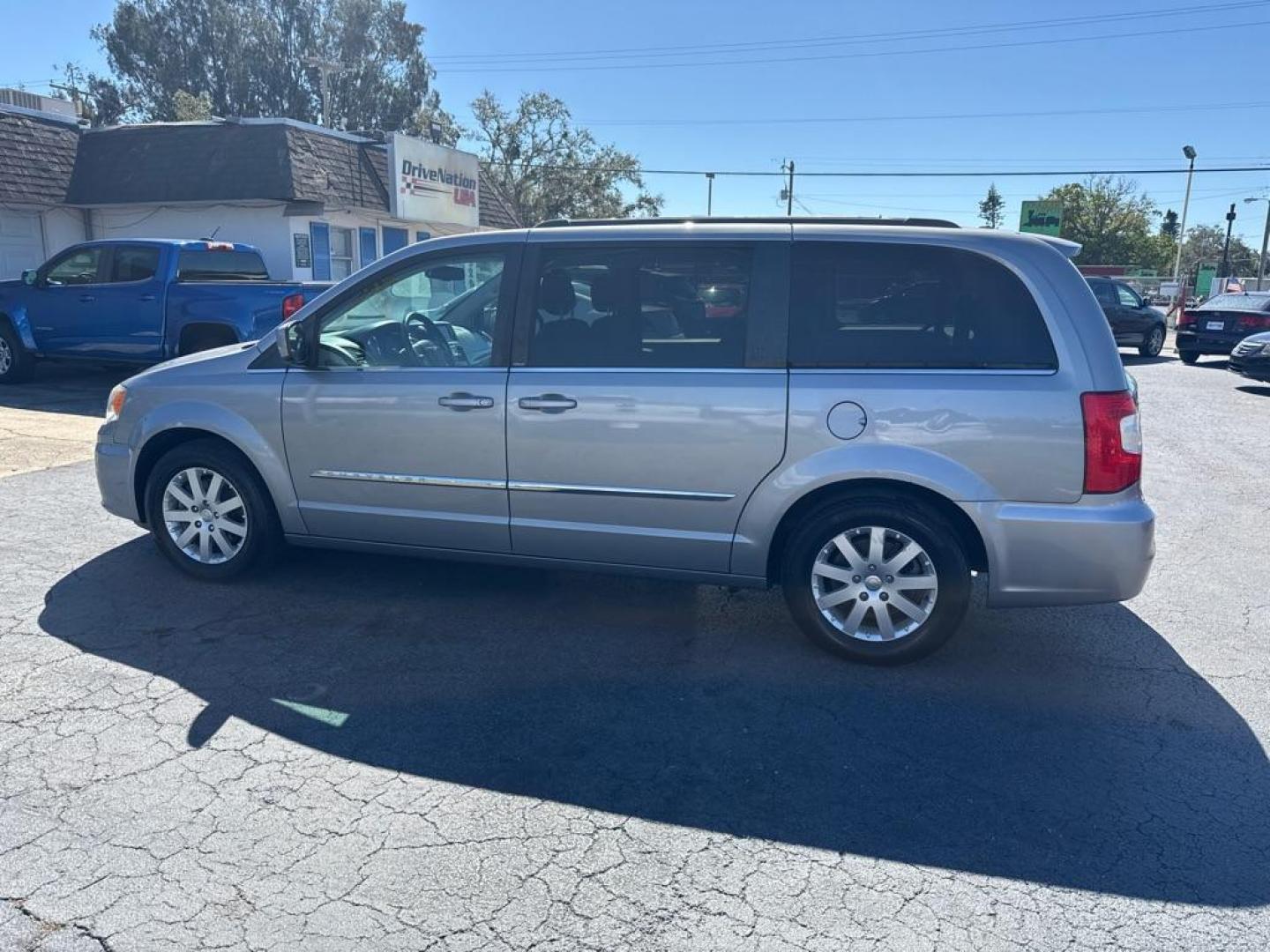 2014 GRAY CHRYSLER TOWN and COUNTRY TOURING (2C4RC1BG4ER) with an 3.6L engine, Automatic transmission, located at 2929 9th St. West, Bradenton, 34205, (941) 242-2810, 27.473591, -82.570679 - Thanks for inquring into DriveNation USA! All vehicles listed can be viewed at www.drivenationusa.com for vehicle history reports and additonal info. We cannot quote any terms such as down payments or monthly payments without an application. You can apply directly at www.drivenationusa.com or by con - Photo#5