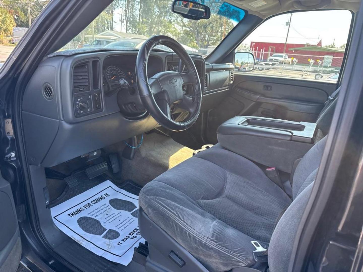 2004 BLACK CHEVROLET SILVERADO 2500 HEAVY DUTY (1GCHC23U04F) with an 6.0L engine, Automatic transmission, located at 2929 9th St. West, Bradenton, 34205, (941) 242-2810, 27.473591, -82.570679 - Thanks for inquring into DriveNation USA! All vehicles listed can be viewed at www.drivenationusa.com for vehicle history reports and additonal info. We cannot quote any terms such as down payments or monthly payments without an application. You can apply directly at www.drivenationusa.com or by con - Photo#14