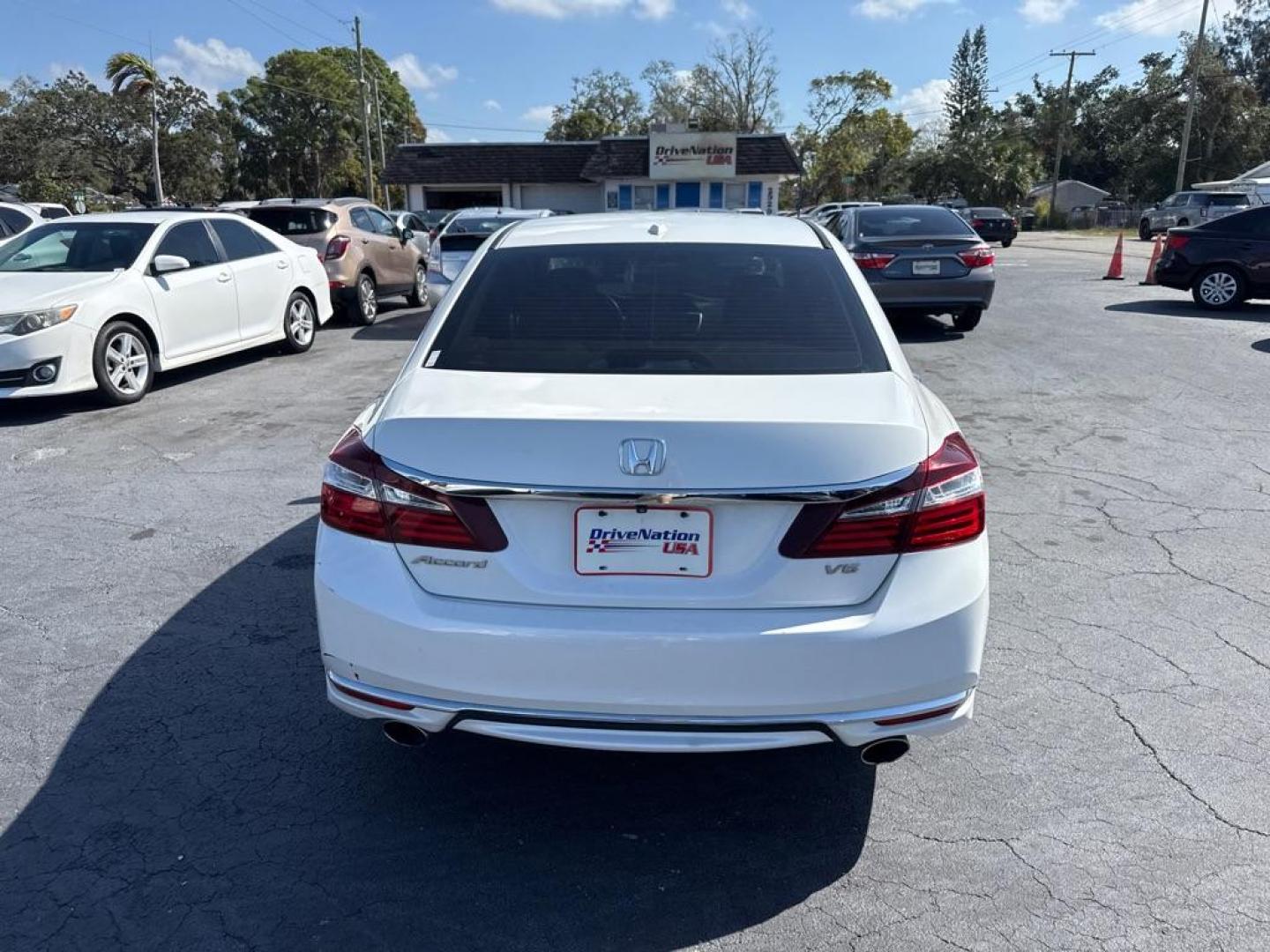 2016 WHITE HONDA ACCORD EXL (1HGCR3F81GA) with an 3.5L engine, Automatic transmission, located at 2929 9th St. West, Bradenton, 34205, (941) 242-2810, 27.473591, -82.570679 - Thanks for inquring into DriveNation USA! All vehicles listed can be viewed at www.drivenationusa.com for vehicle history reports and additonal info. We cannot quote any terms such as down payments or monthly payments without an application. You can apply directly at www.drivenationusa.com or by con - Photo#6