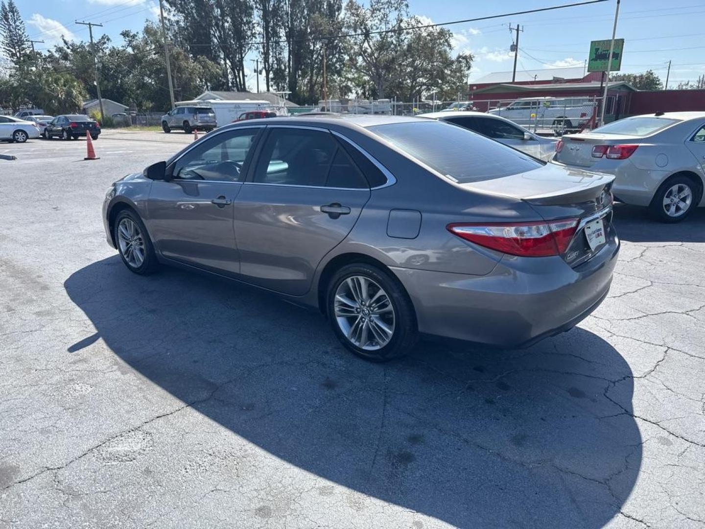 2016 GRAY TOYOTA CAMRY LE (4T1BF1FK8GU) with an 2.5L engine, Automatic transmission, located at 2929 9th St. West, Bradenton, 34205, (941) 242-2810, 27.473591, -82.570679 - Thanks for inquring into DriveNation USA! All vehicles listed can be viewed at www.drivenationusa.com for vehicle history reports and additonal info. We cannot quote any terms such as down payments or monthly payments without an application. You can apply directly at www.drivenationusa.com or by con - Photo#5